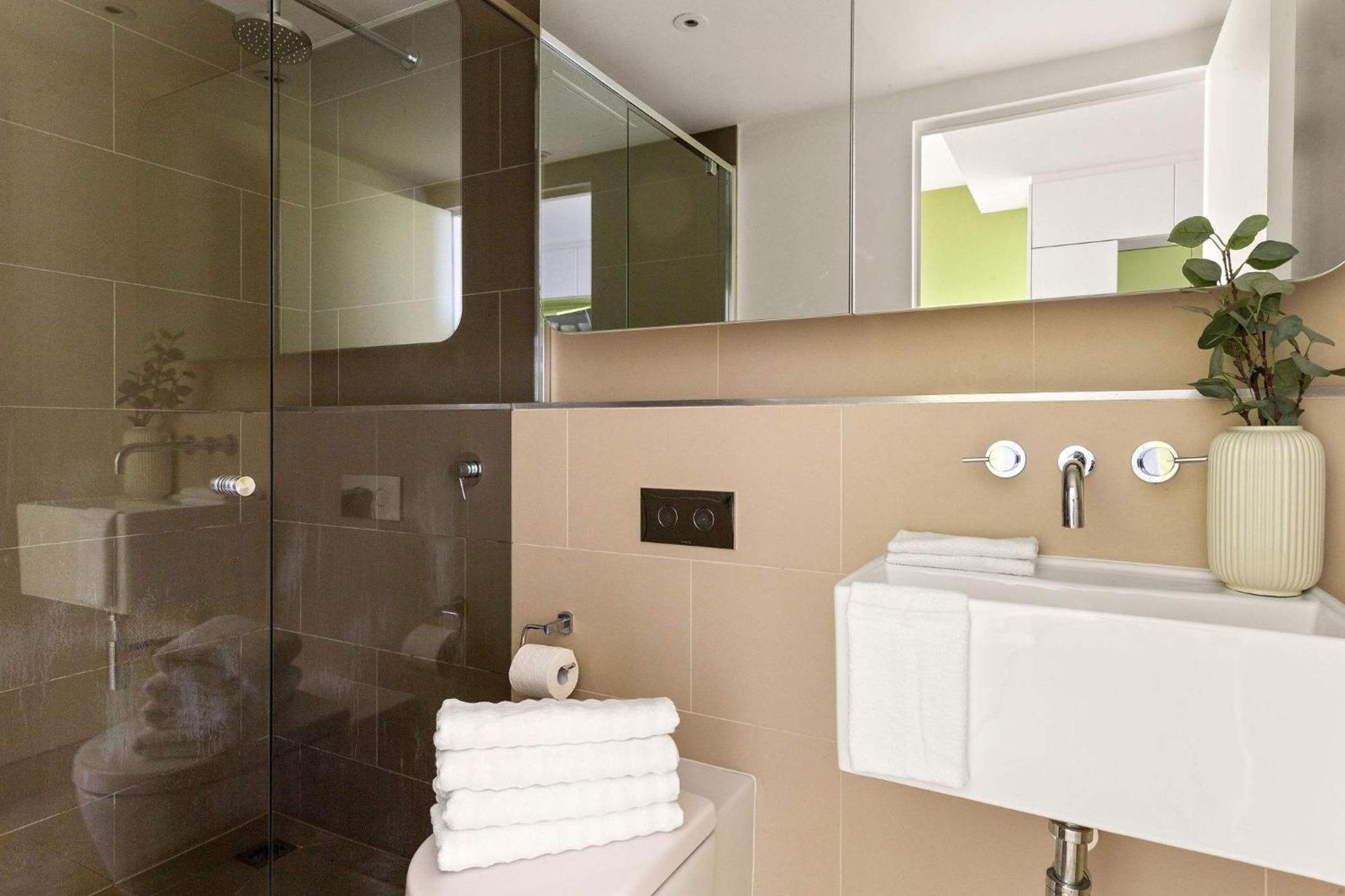 Chic 2br Near To Views