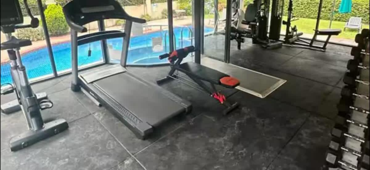 Apartment Large 3 Bedroom With Balcony And Garden Melbourne