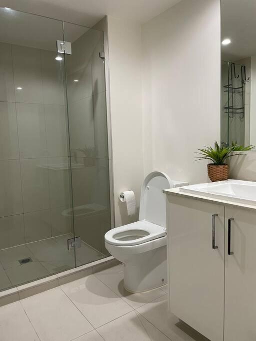 Premium With Balcony And Free Tram Access Melbourne