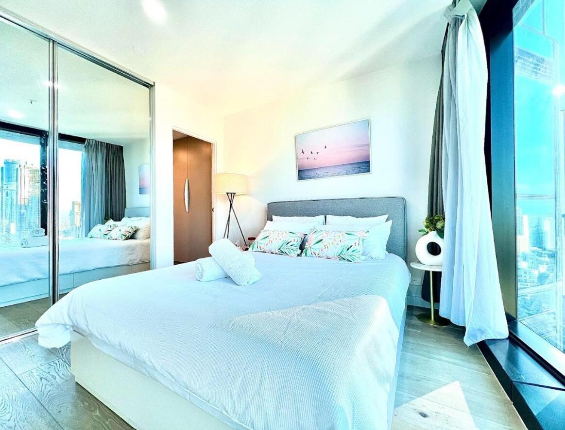 Cbd 3 Bedroom Luxury Pool Sauna Park Apartment *