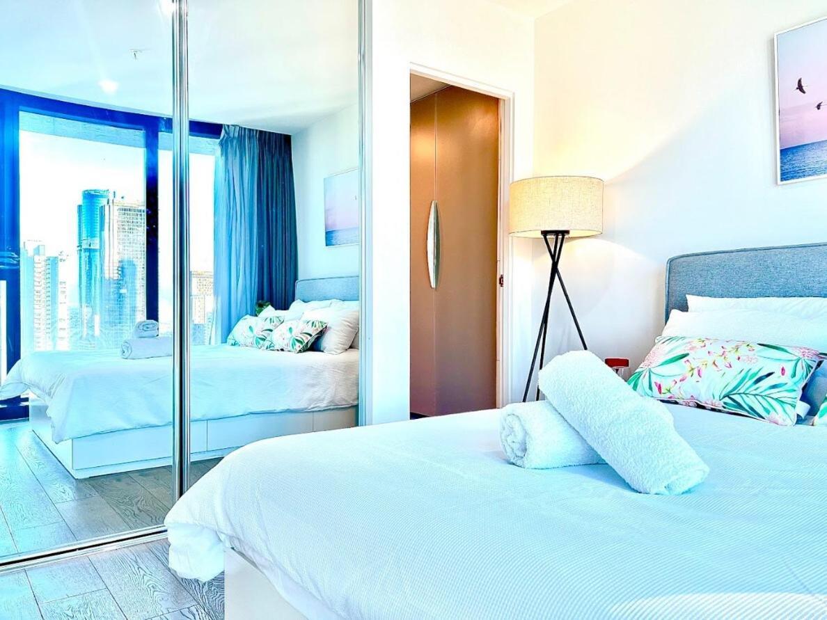 Cbd 3 Bedroom Luxury Pool Sauna Park Apartment *