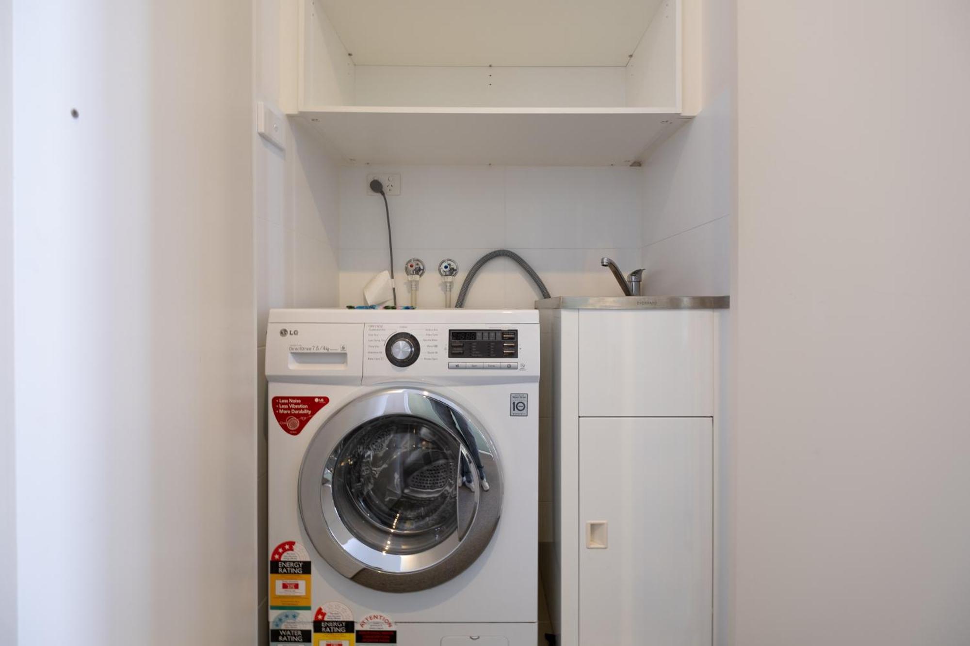 Location Cbd 2br Melbourne