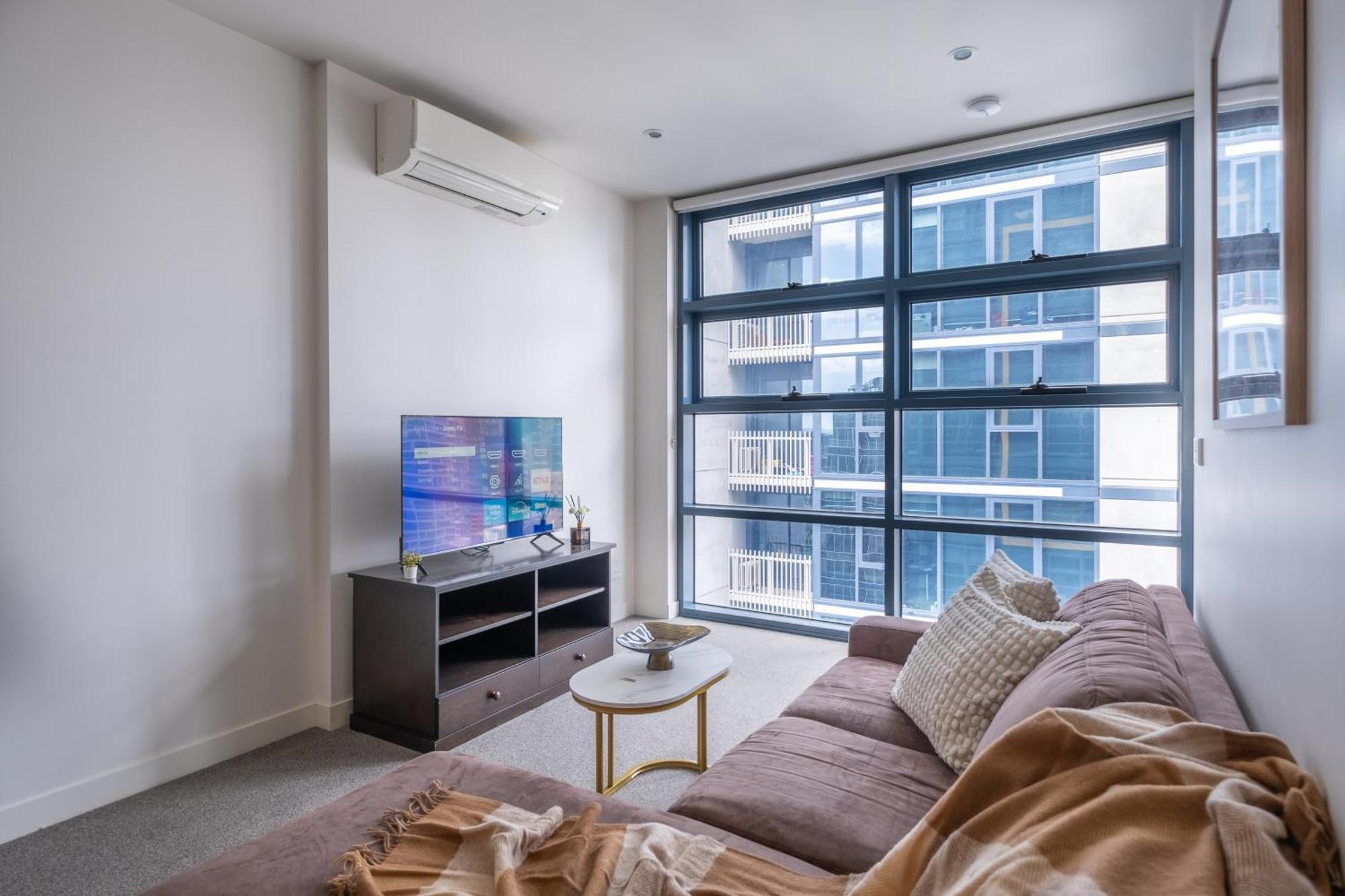 Location Cbd 2br Apartment *