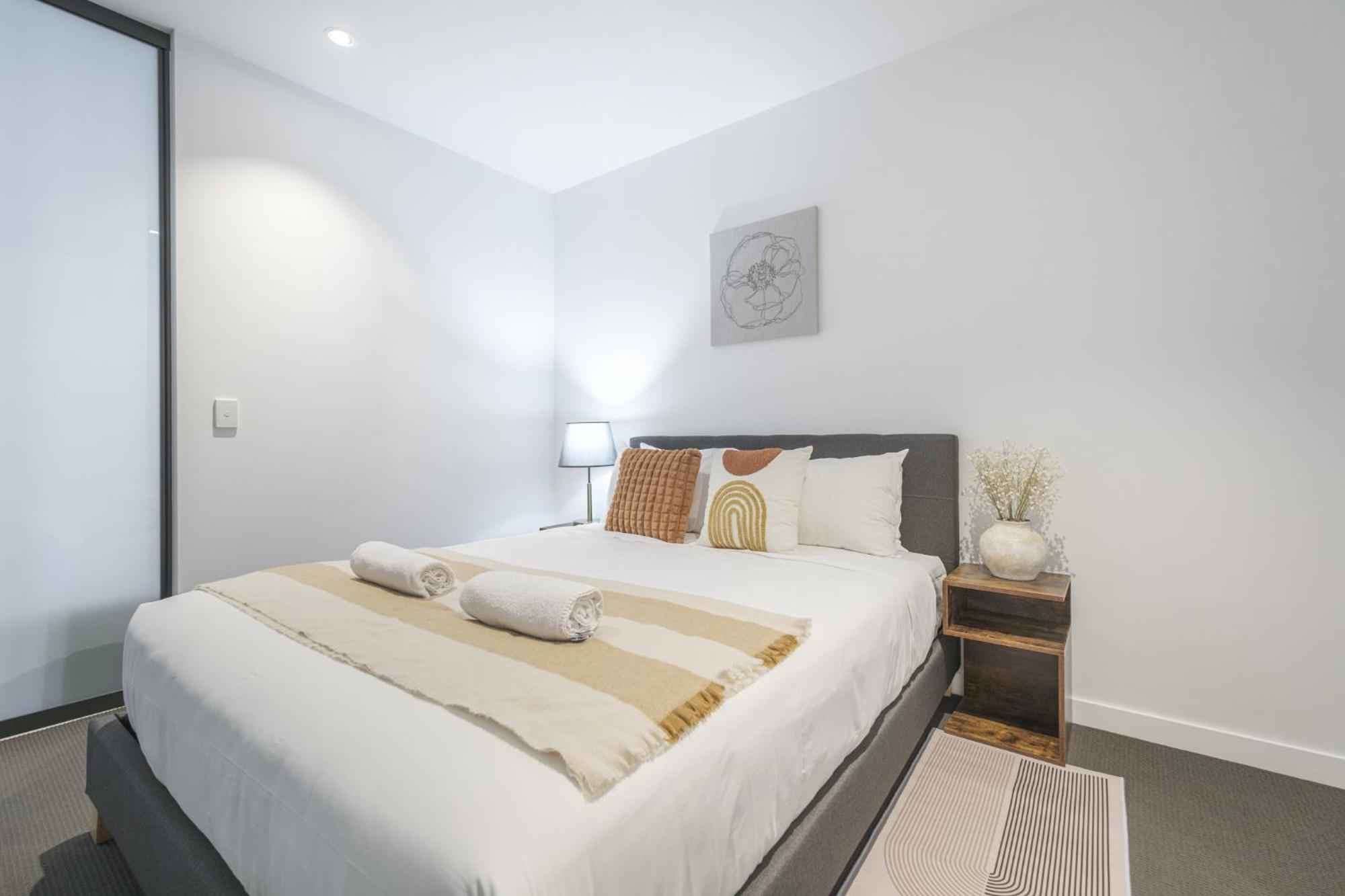 Beautiful 1br In Melburnepoolgym * Melbourne