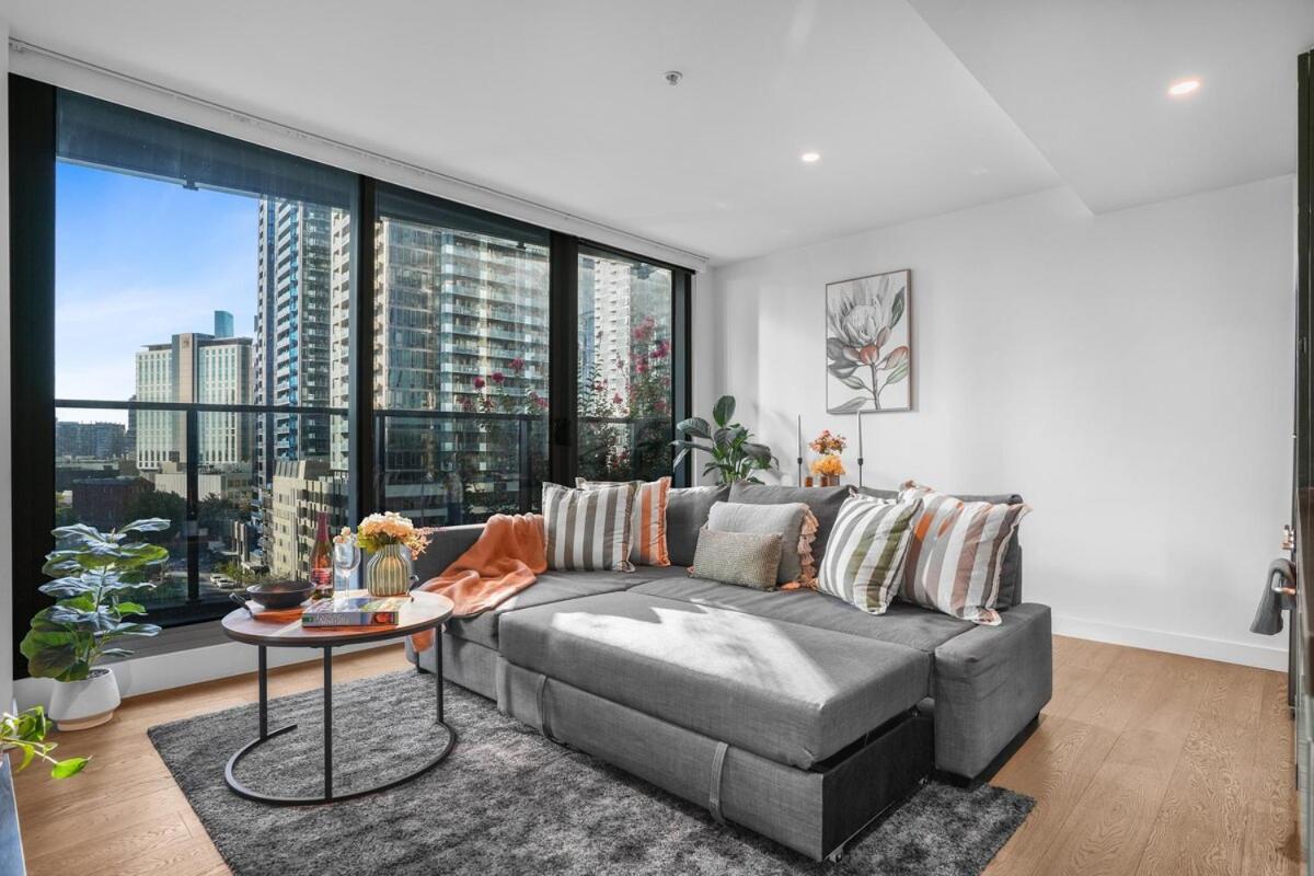 Imagine Marco 1 Bedroom 2 Beds With A Pool Cinema Gym Near Cbd, Crown Casino & Exhibition Centre Apartment *