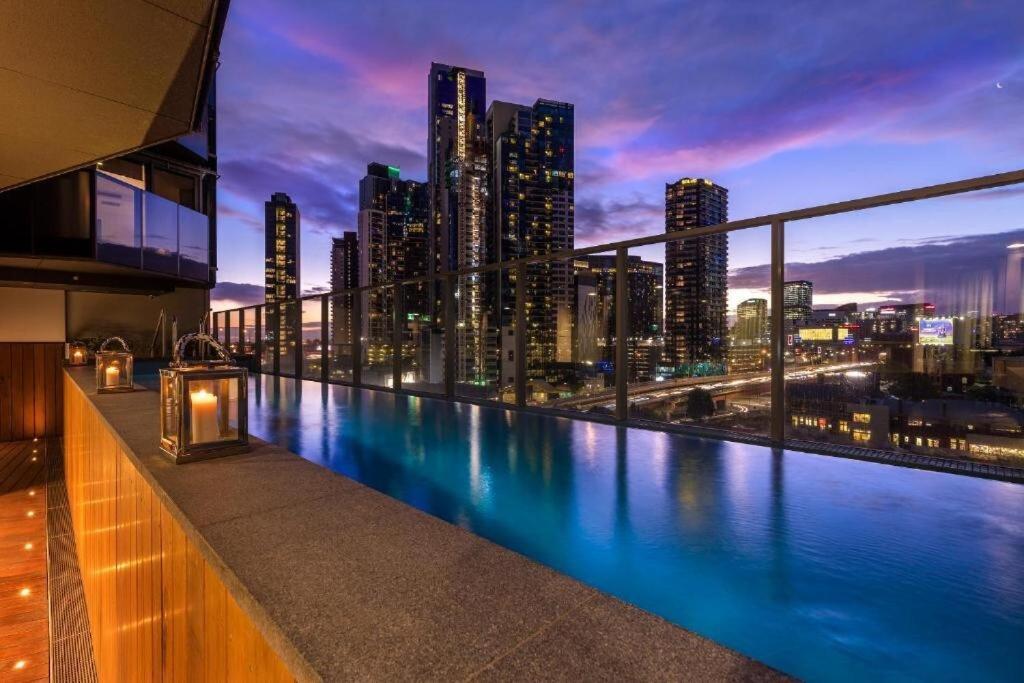 Imagine Marco 1 Bedroom 2 Beds With A Pool Cinema Gym Near Cbd, Crown Casino & Exhibition Centre Apartment *