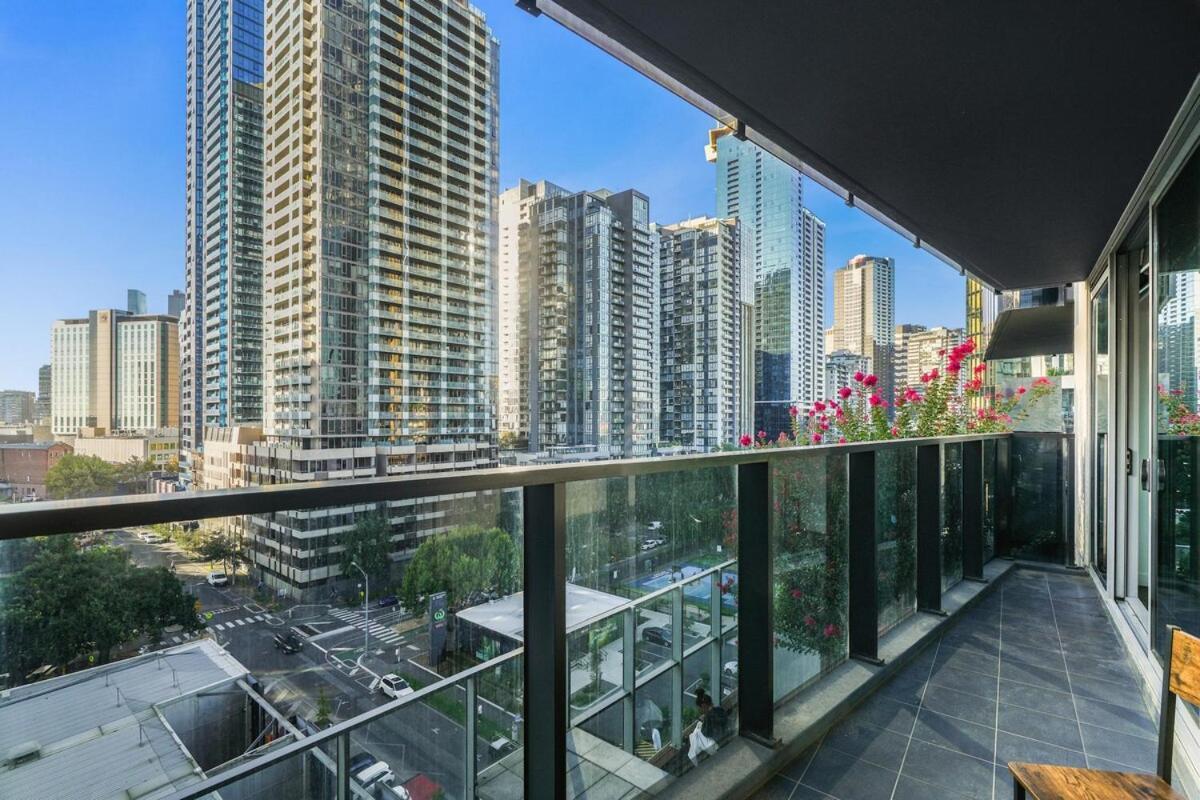 Imagine Marco 1 Bedroom 2 Beds With A Pool Cinema Gym Near Cbd, Crown Casino & Exhibition Centre Apartment *