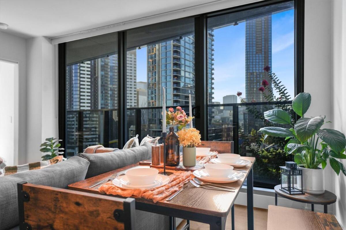 Imagine Marco 1 Bedroom 2 Beds With A Pool Cinema Gym Near Cbd, Crown Casino & Exhibition Centre * Melbourne