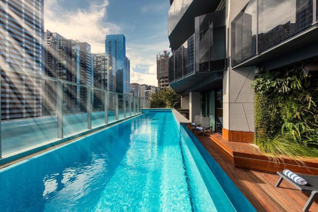 Imagine Marco 1 Bedroom 2 Beds With A Pool Cinema Gym Near Cbd, Crown Casino & Exhibition Centre *
