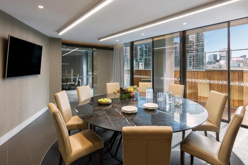 Apartment Imagine Marco 1 Bedroom 2 Beds With A Pool Cinema Gym Near Cbd, Crown Casino & Exhibition Centre Melbourne