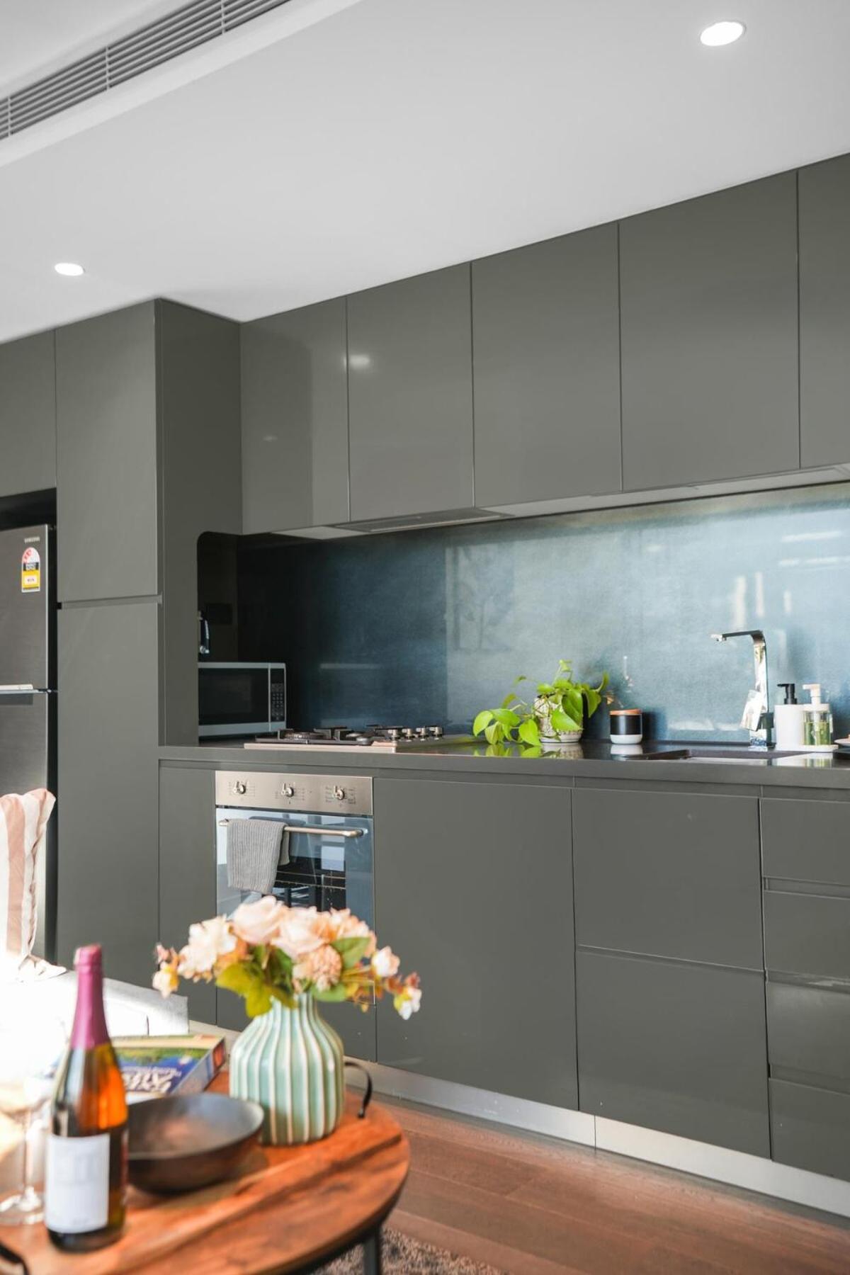 Imagine Marco 1 Bedroom 2 Beds With A Pool Cinema Gym Near Cbd, Crown Casino & Exhibition Centre * Melbourne
