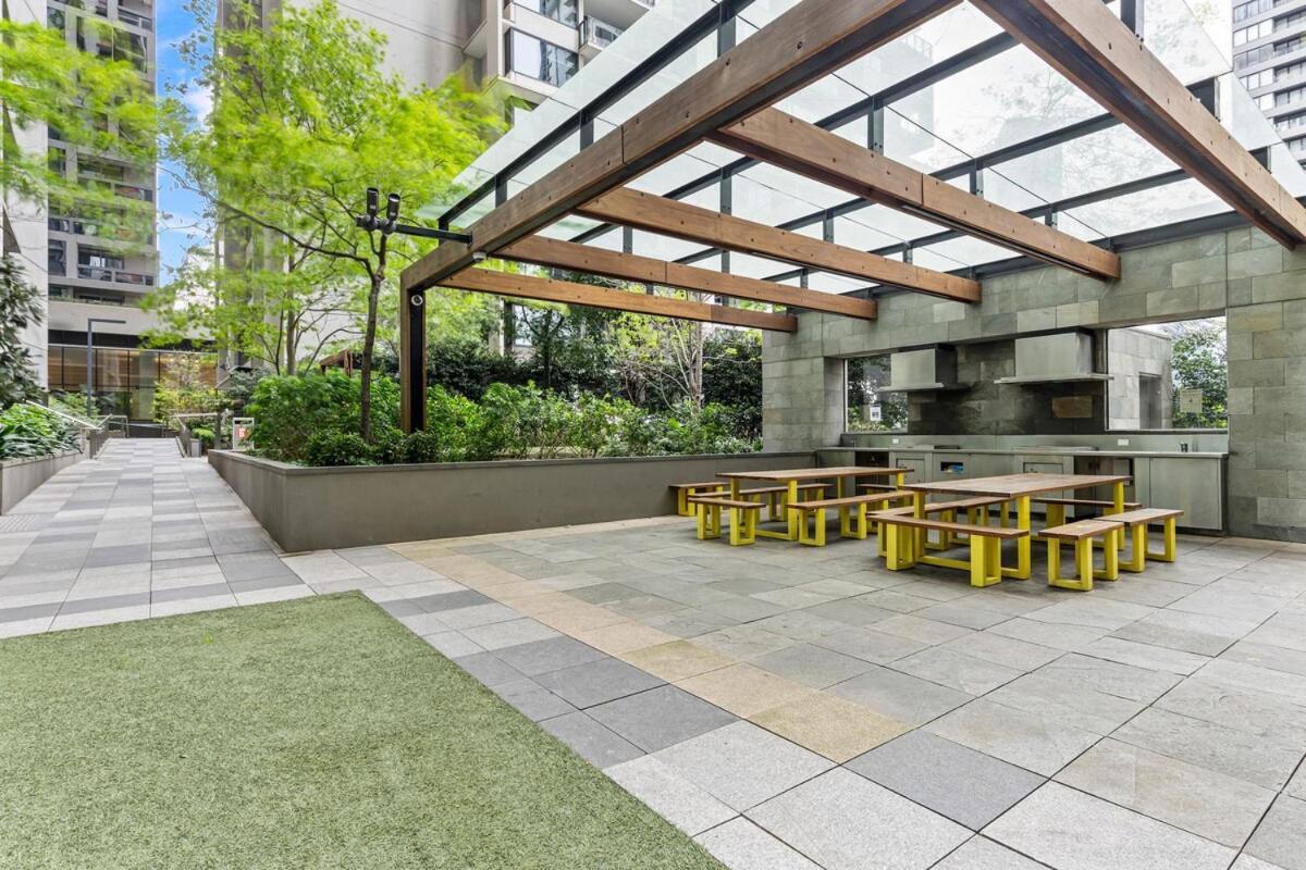 Centre Getaway Pool, Gym & Netflix Melbourne