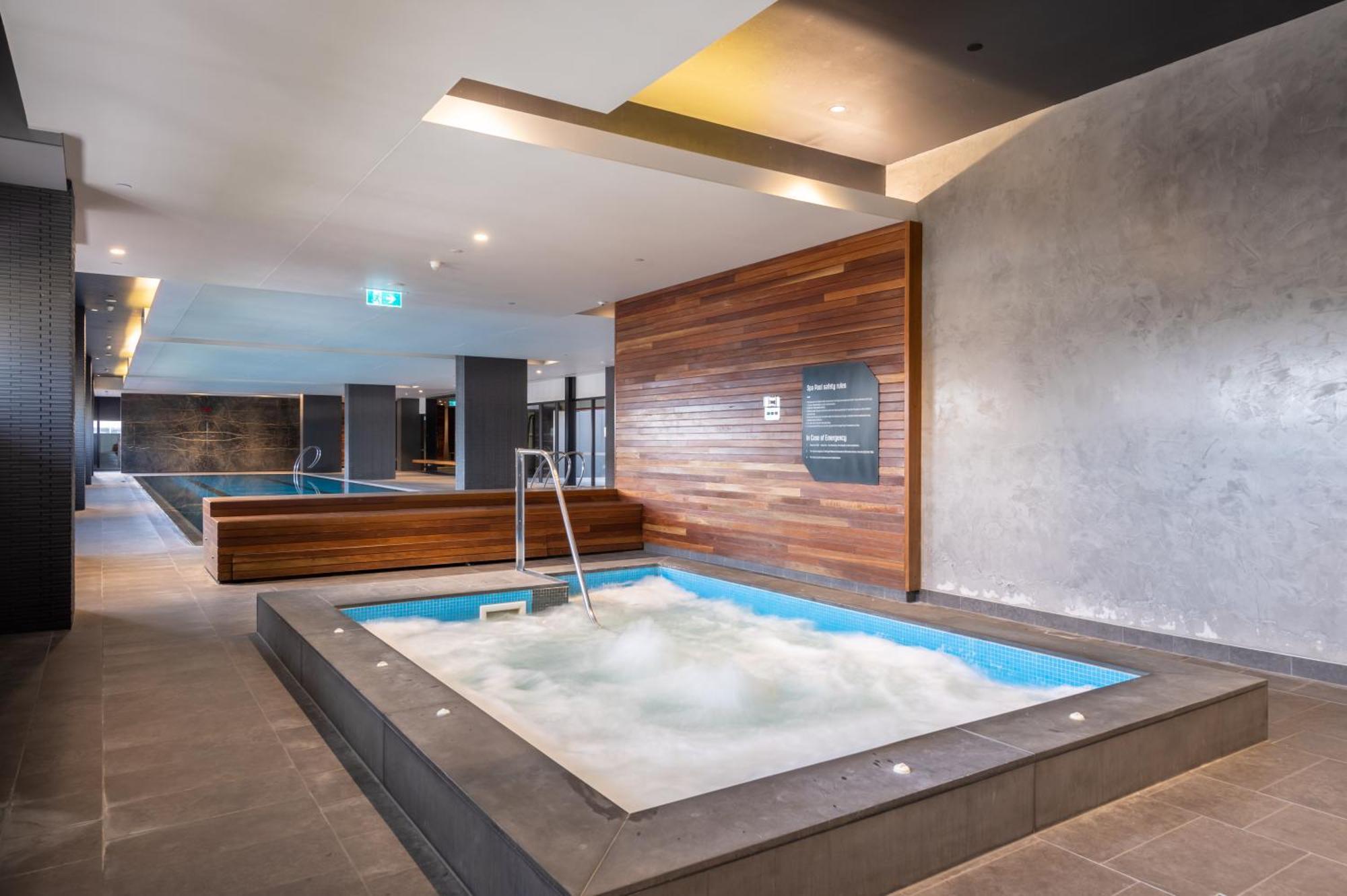Apartment Cbd Park Views Retreat With Free Parking - Up To 4 Pax *