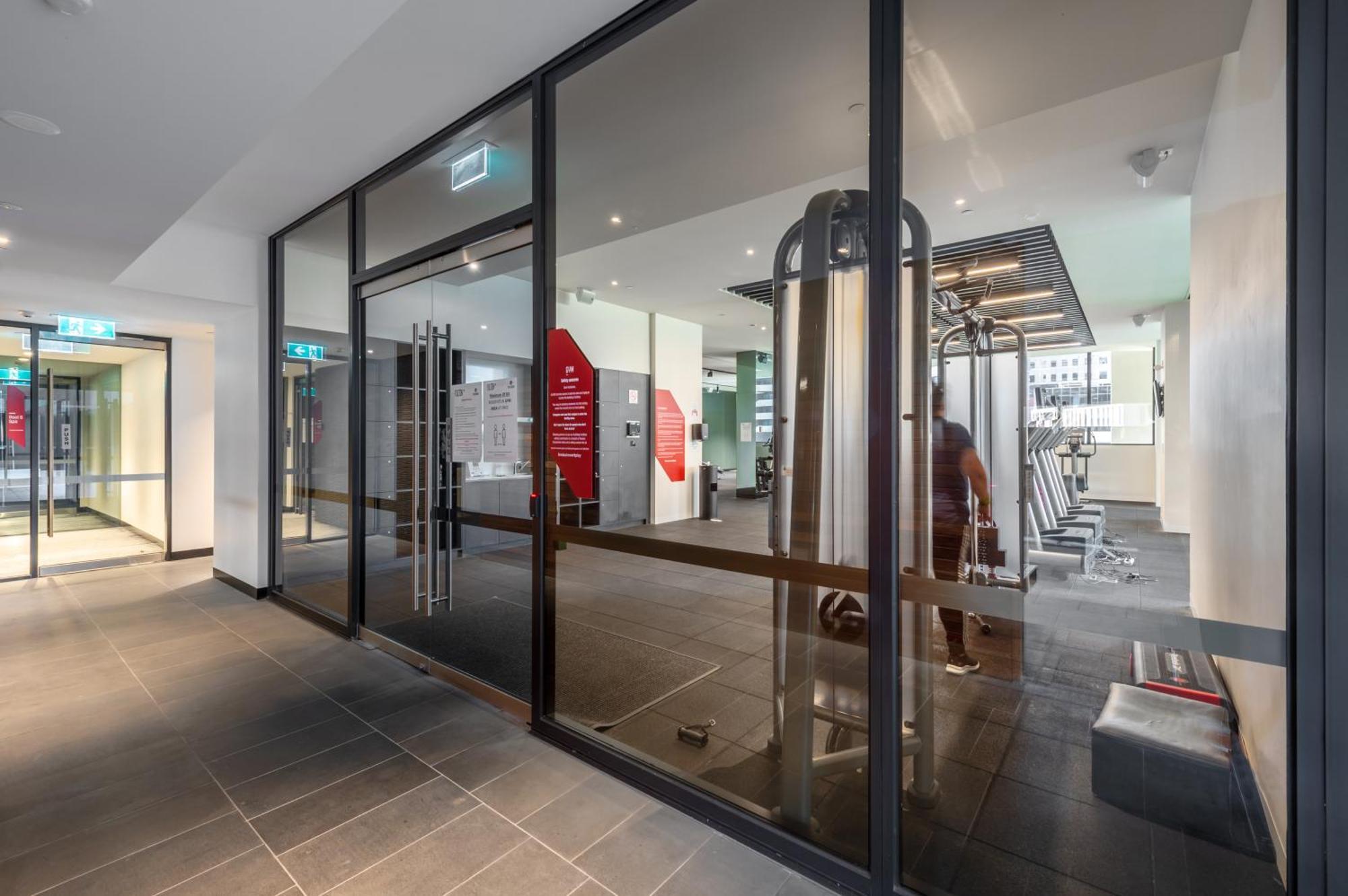 Cbd Park Views Retreat With Free Parking - Up To 4 Pax Apartment