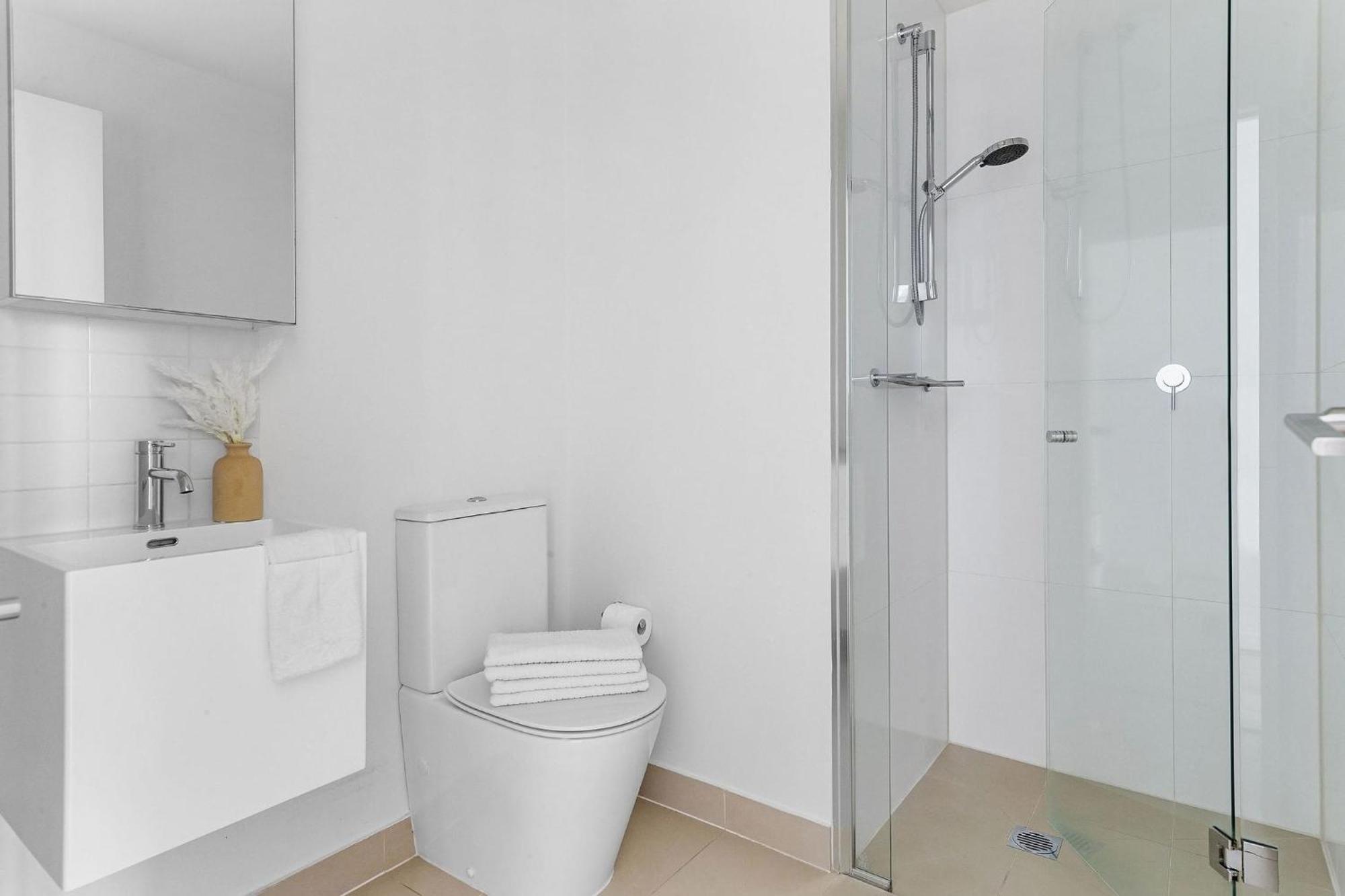 Apartment Modern 2br Panoramic Views & Free Parking