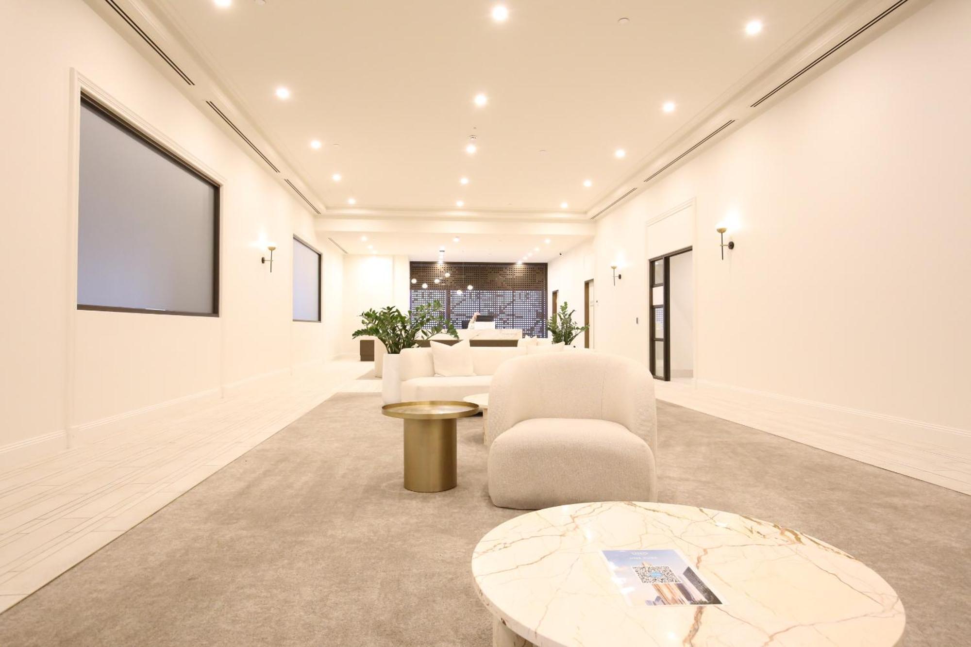 Cbd 2b2b1s With & Sea Views