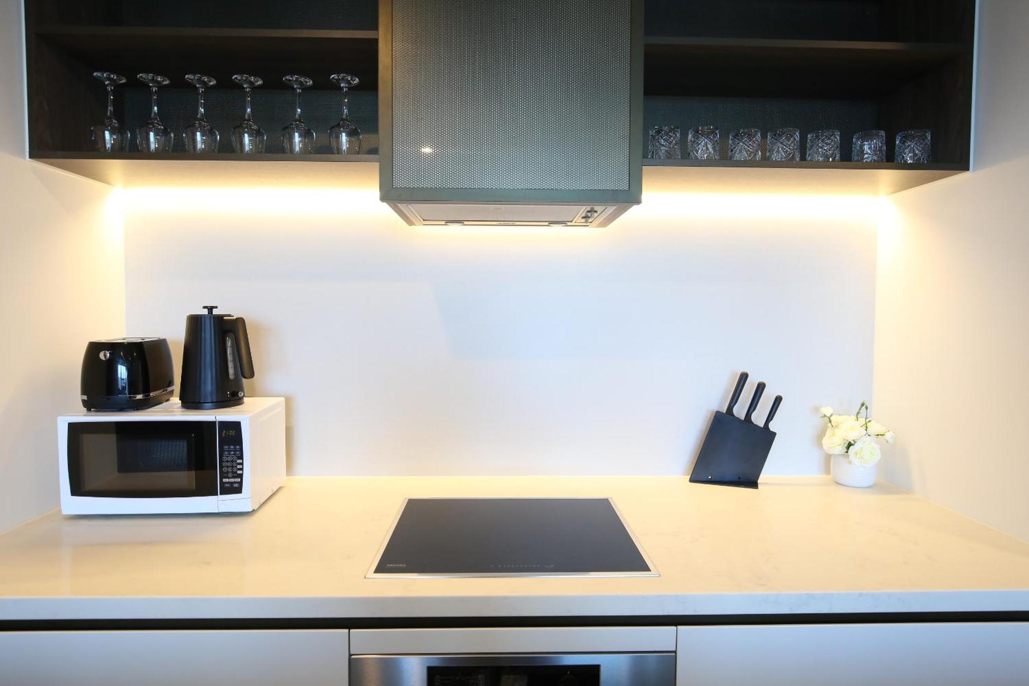 Apartment Cbd 2b2b1s With & Sea Views *