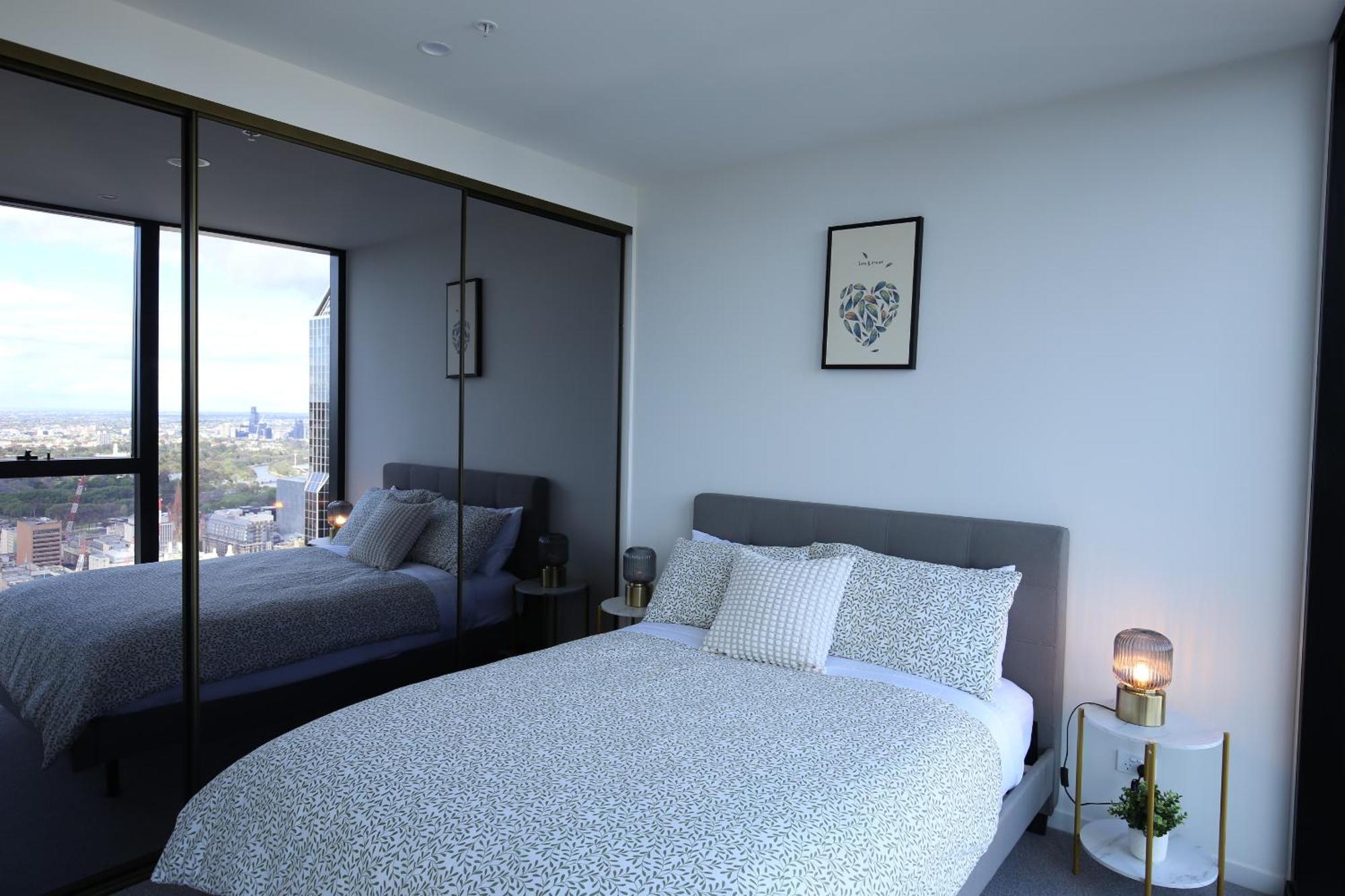 Cbd 2b2b1s With & Sea Views