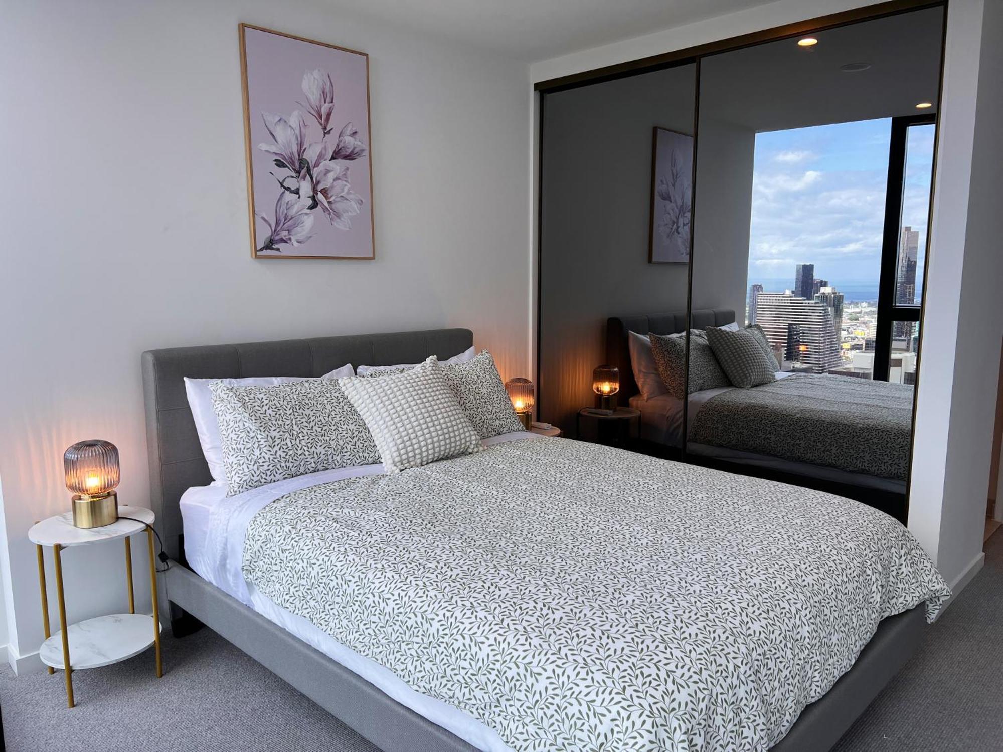 Apartment Cbd 2b2b1s With & Sea Views *