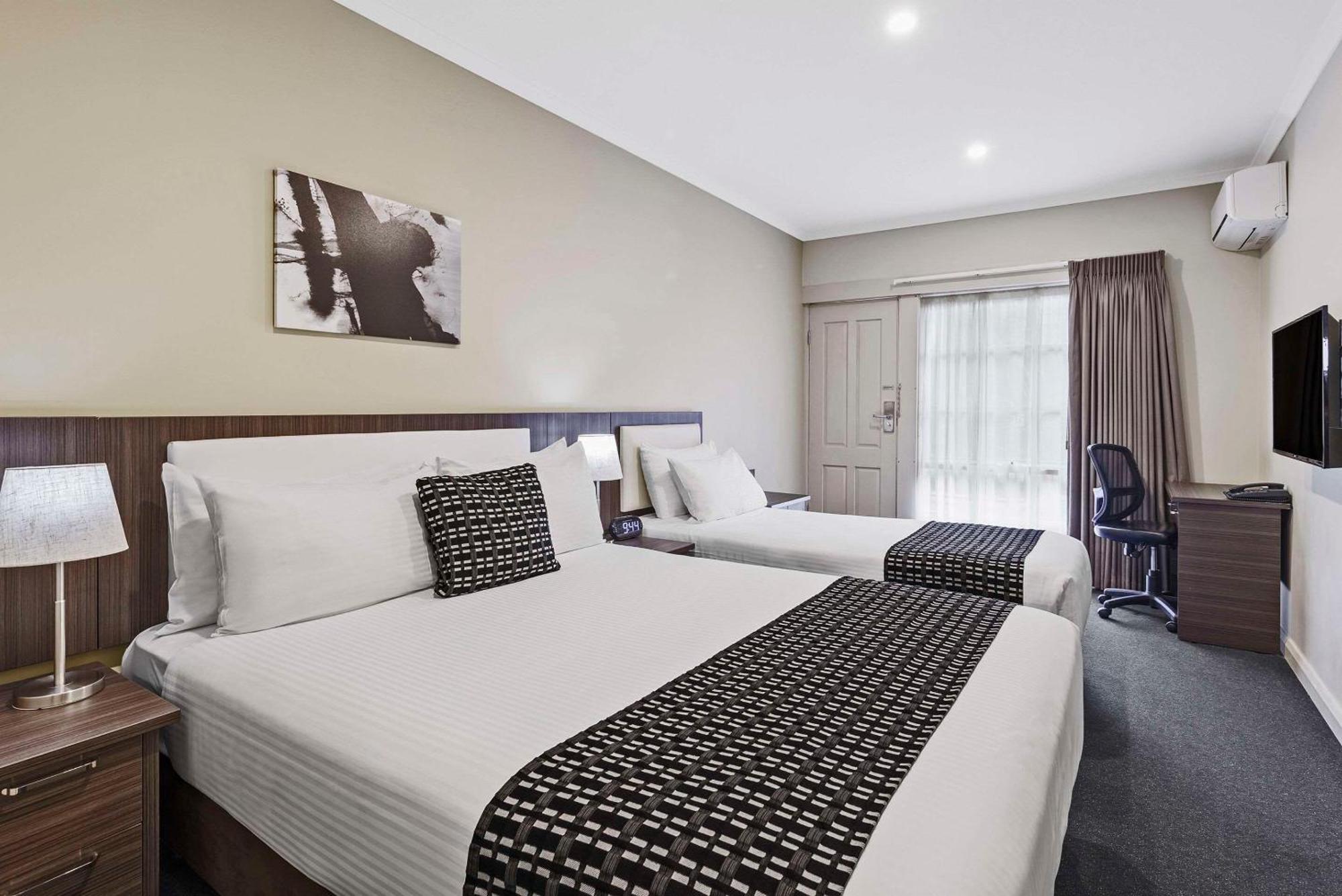 Quality Airport 3* Melbourne