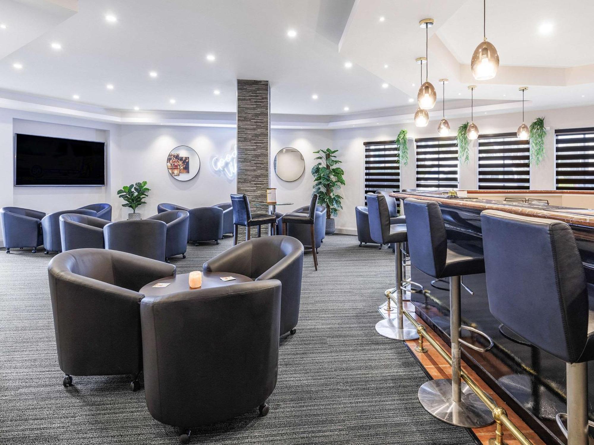 Hotel Quality Airport 3*