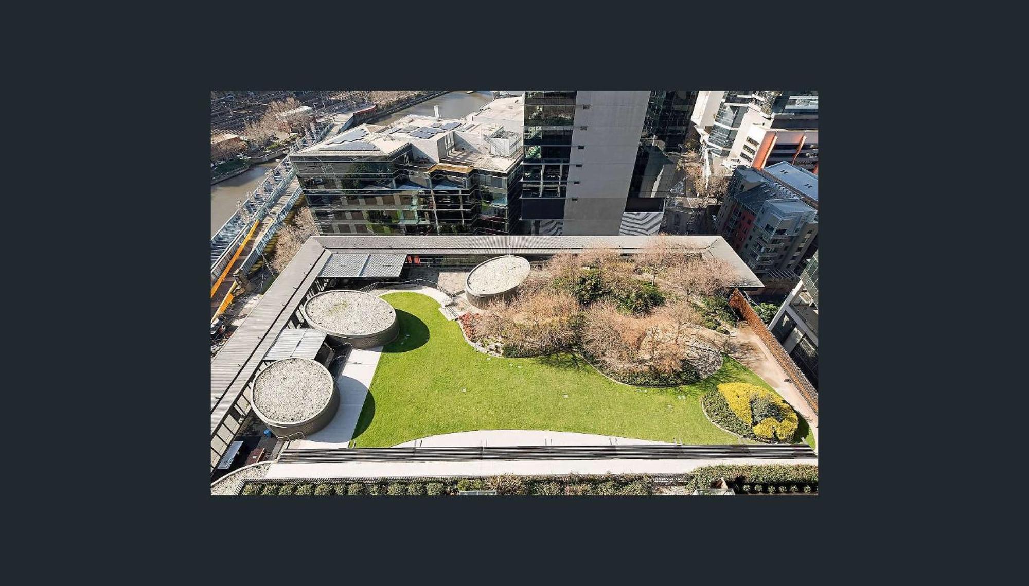 Luxury Designer In Prestigious Location In * Melbourne