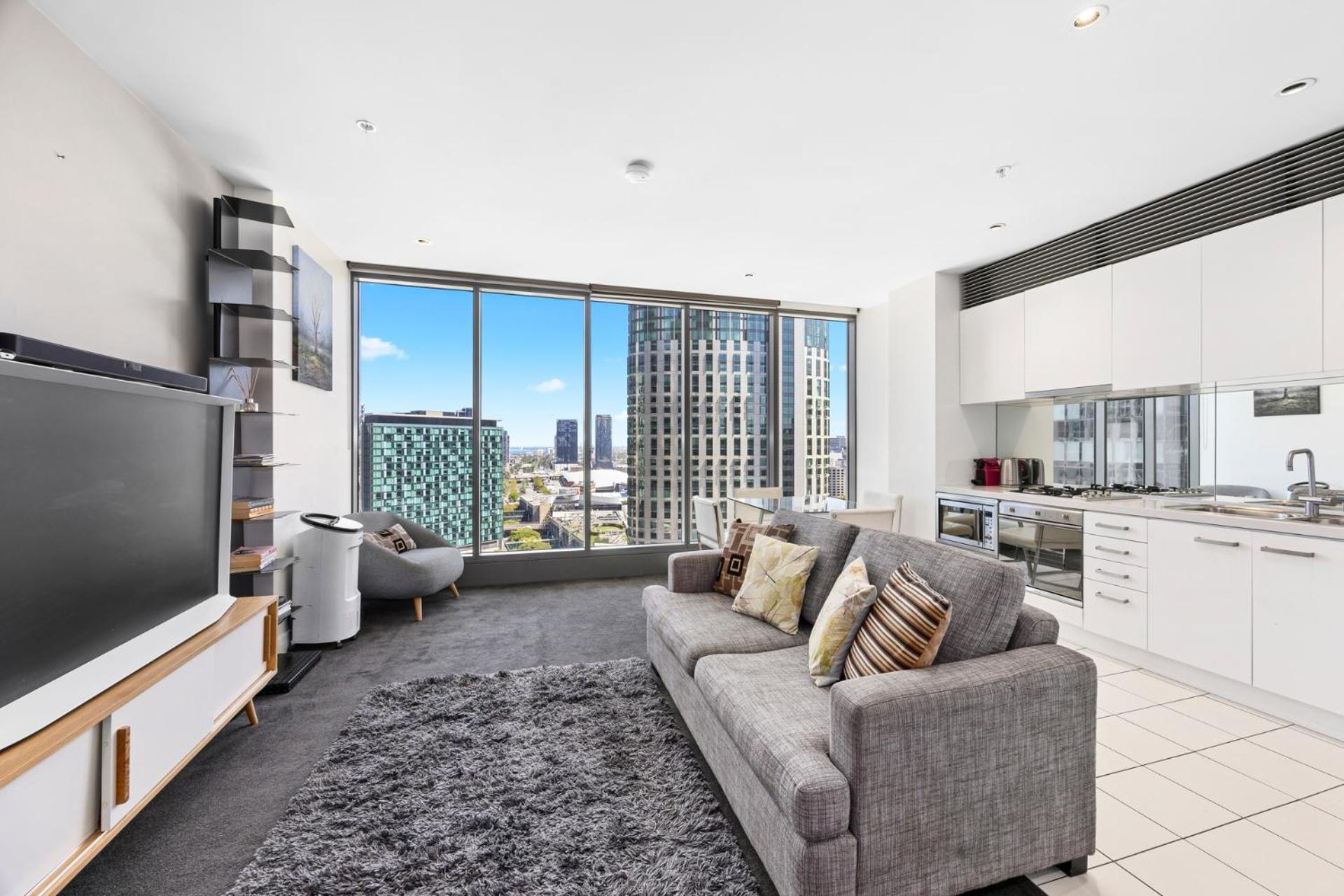 Luxury Designer In Prestigious Location In Apartment *