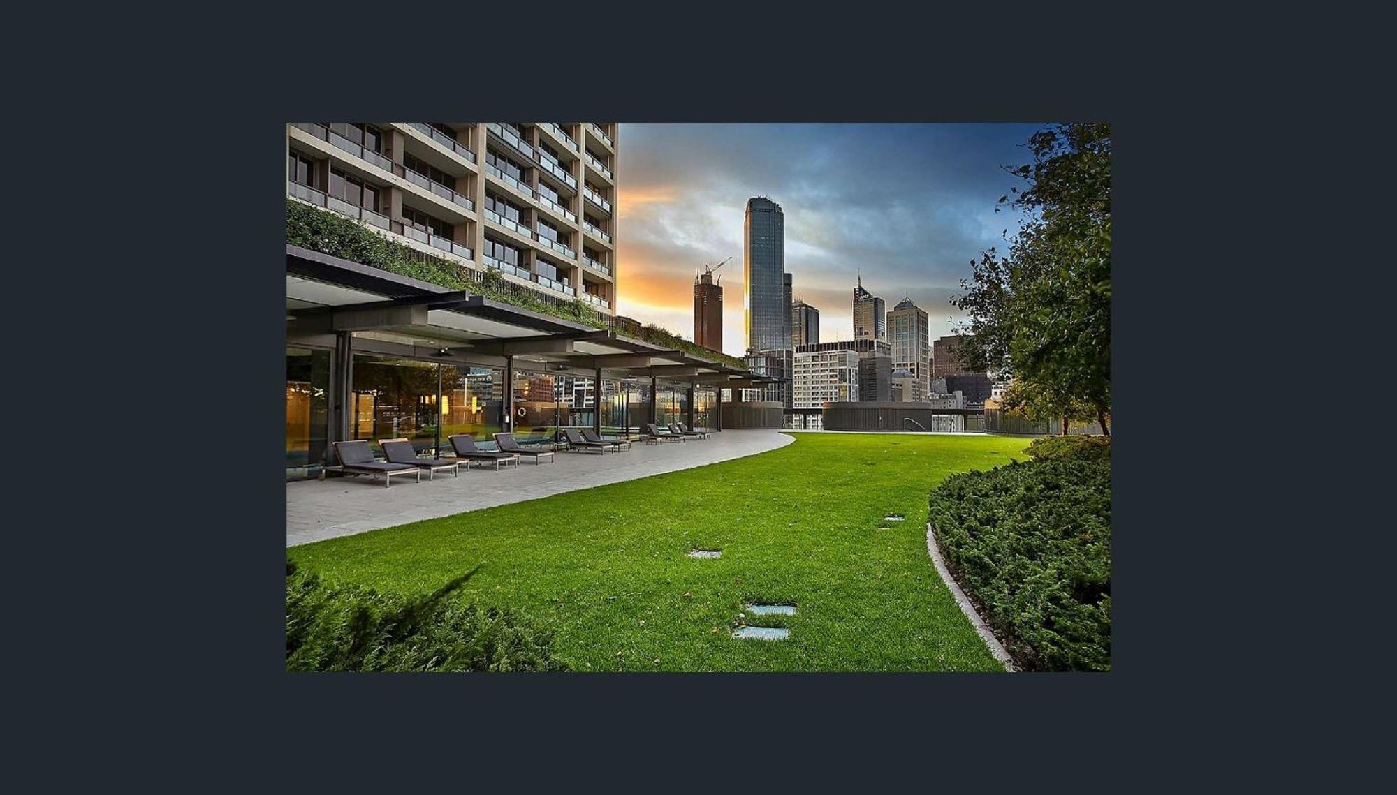 Apartment Luxury Designer In Prestigious Location In *