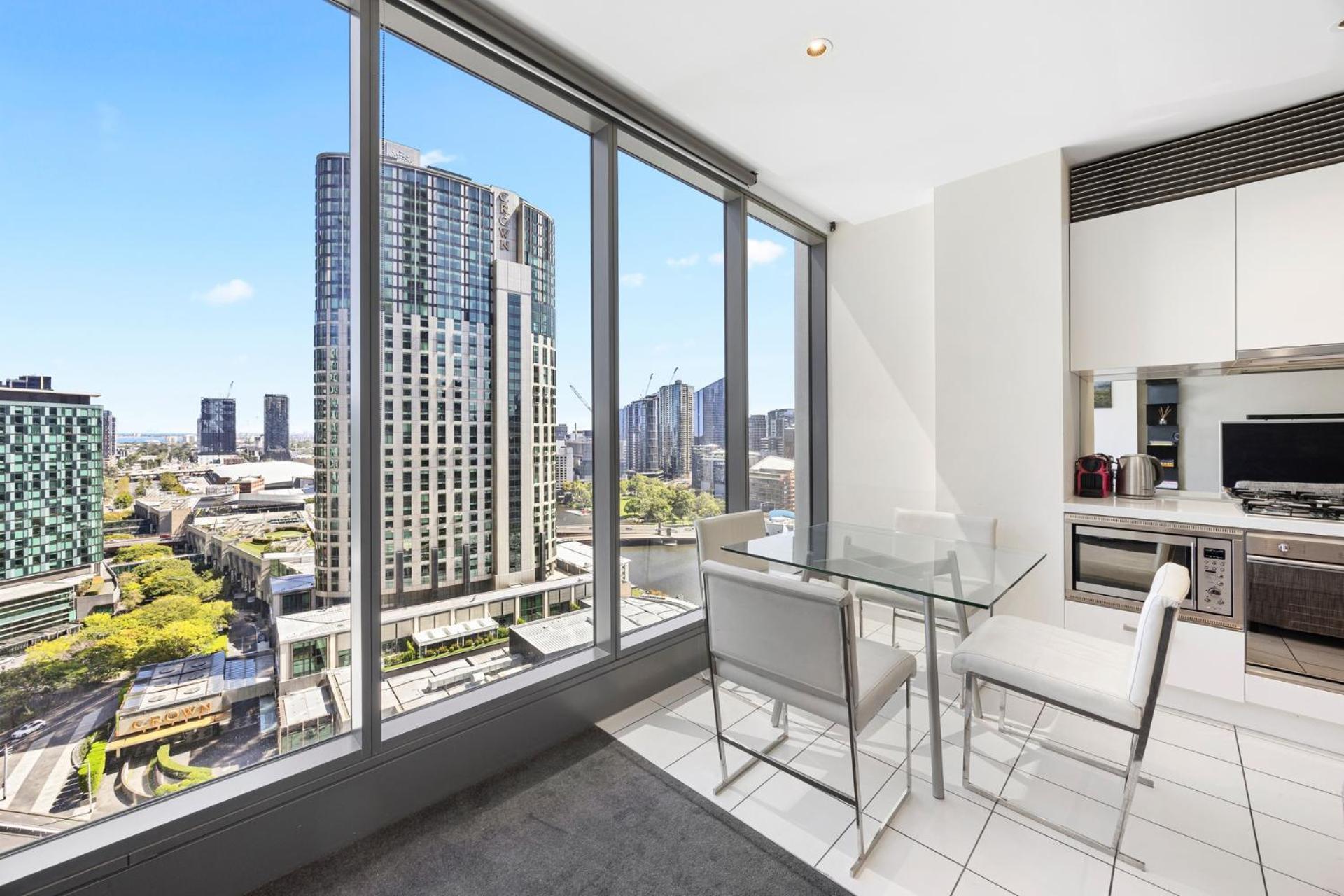 Apartment Luxury Designer In Prestigious Location In Melbourne