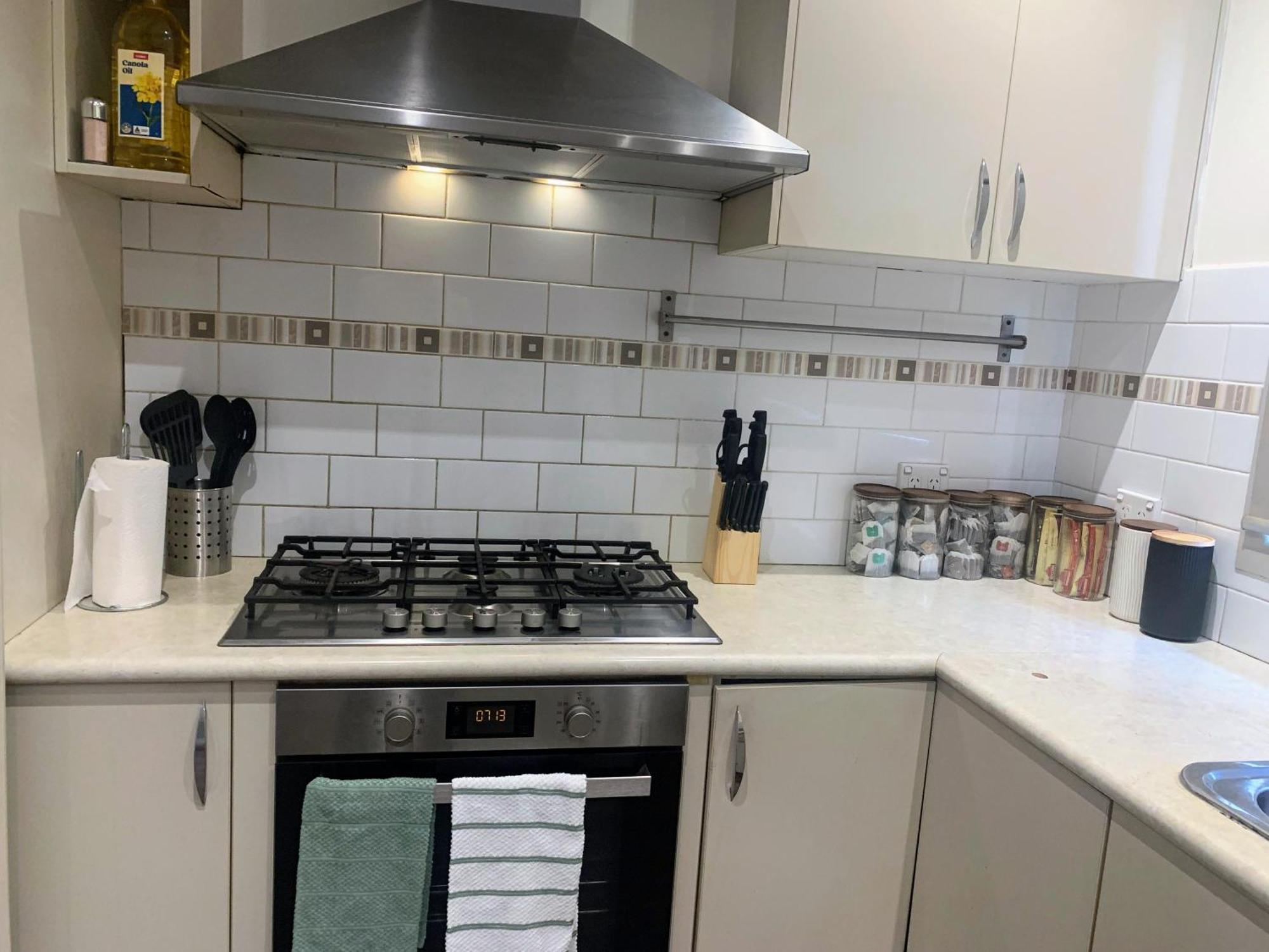Holiday home Comfortable 4-bedroom Near Airport Melbourne