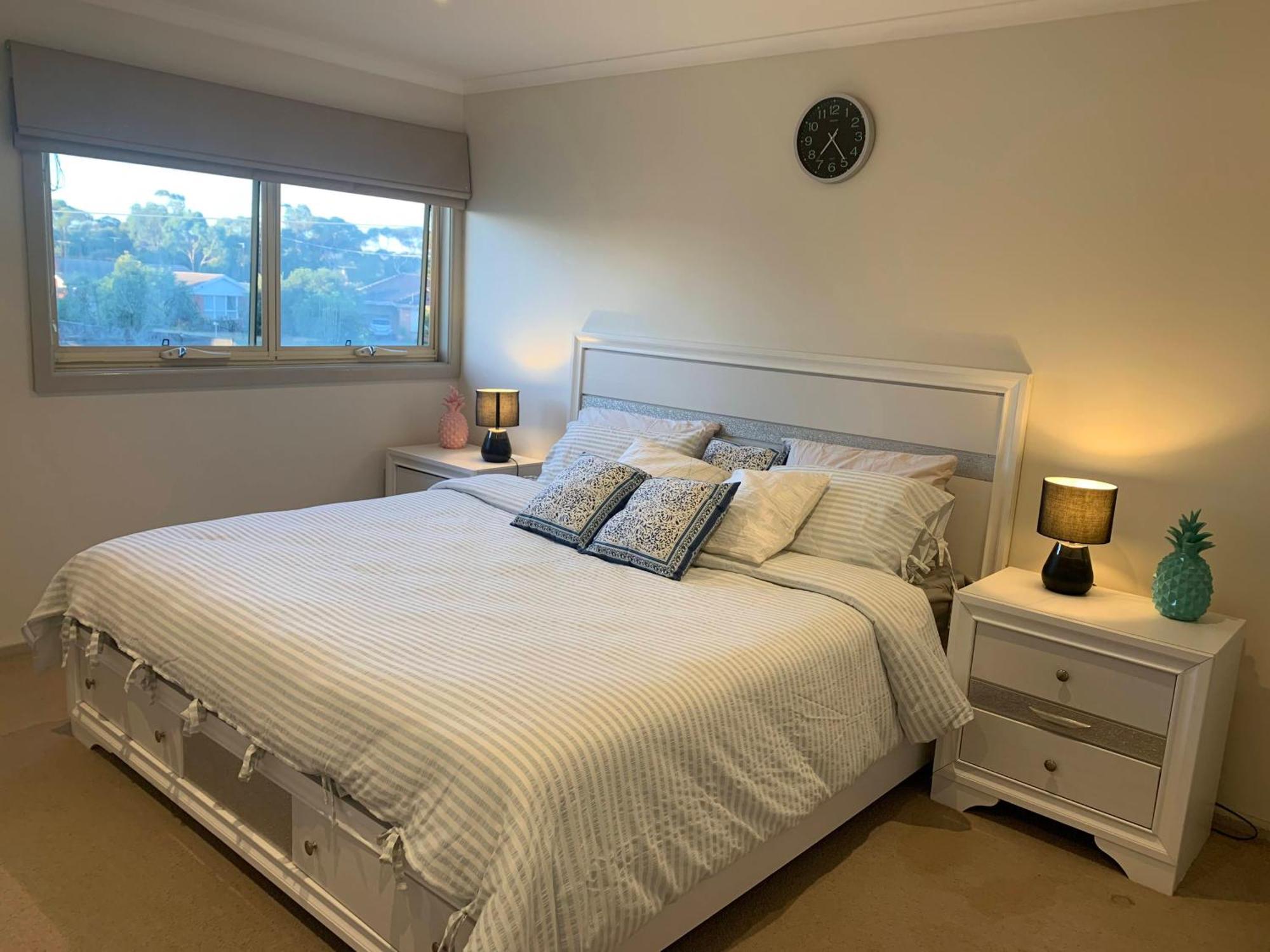 Holiday home Comfortable 4-bedroom Near Airport Melbourne
