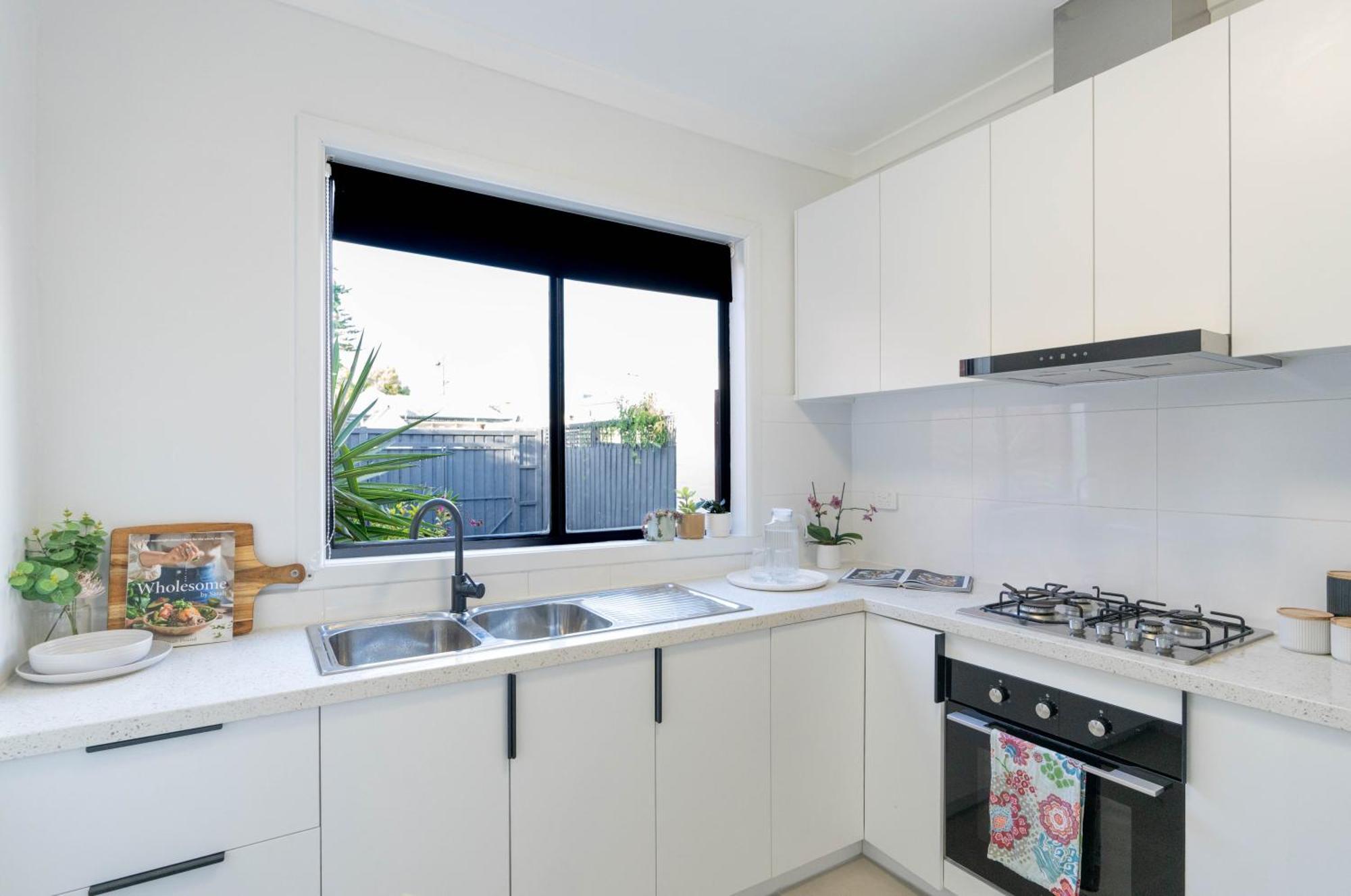Entire Charming Periodic Victorian House In Prime Brunswick Location