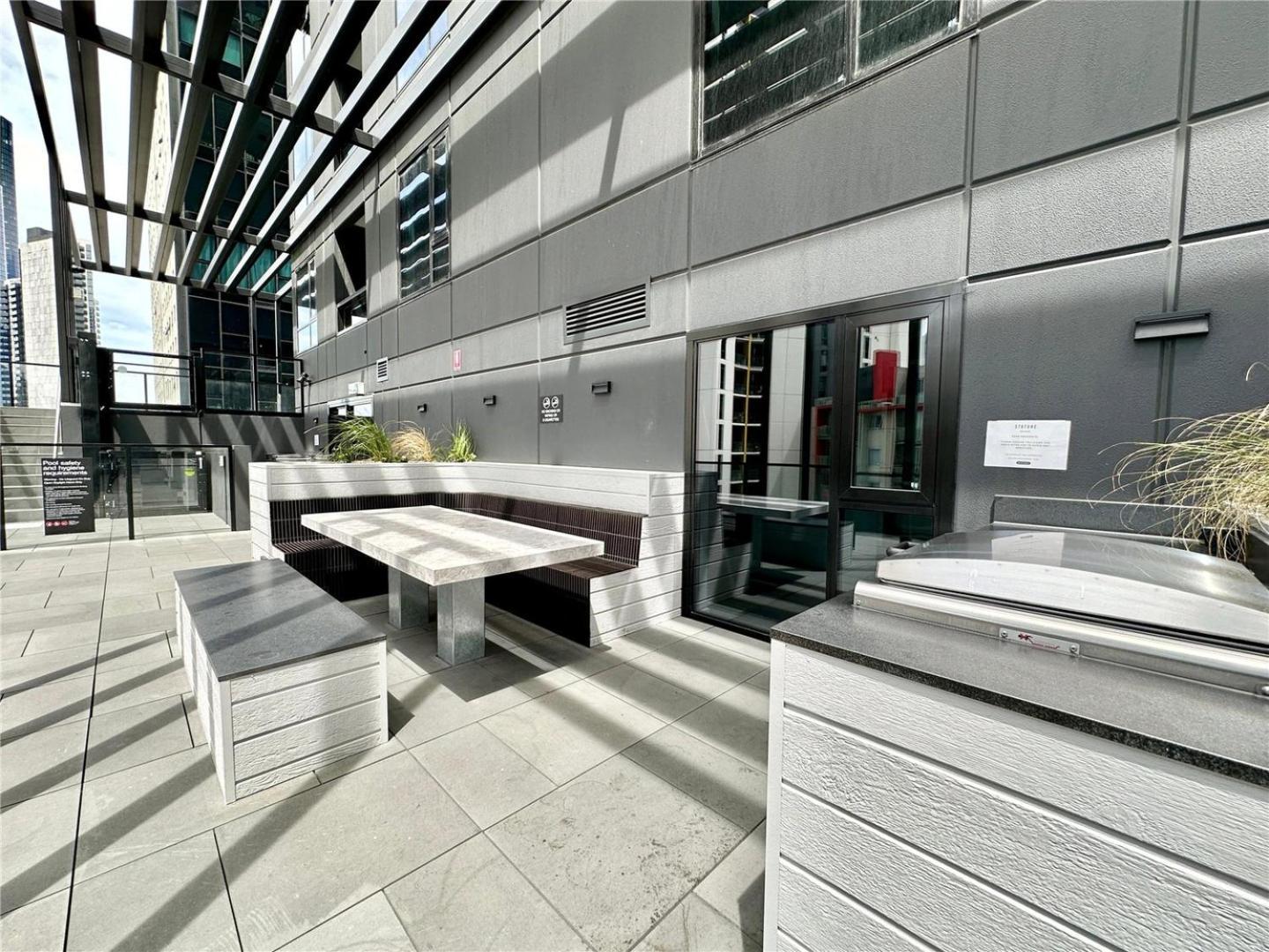Stylish 3br With Bay Views, Huge Balcony And Pool