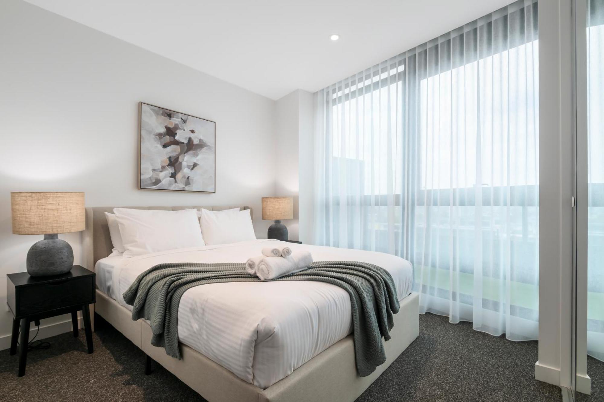 Stylish 3br With Bay Views, Huge Balcony And Pool Melbourne