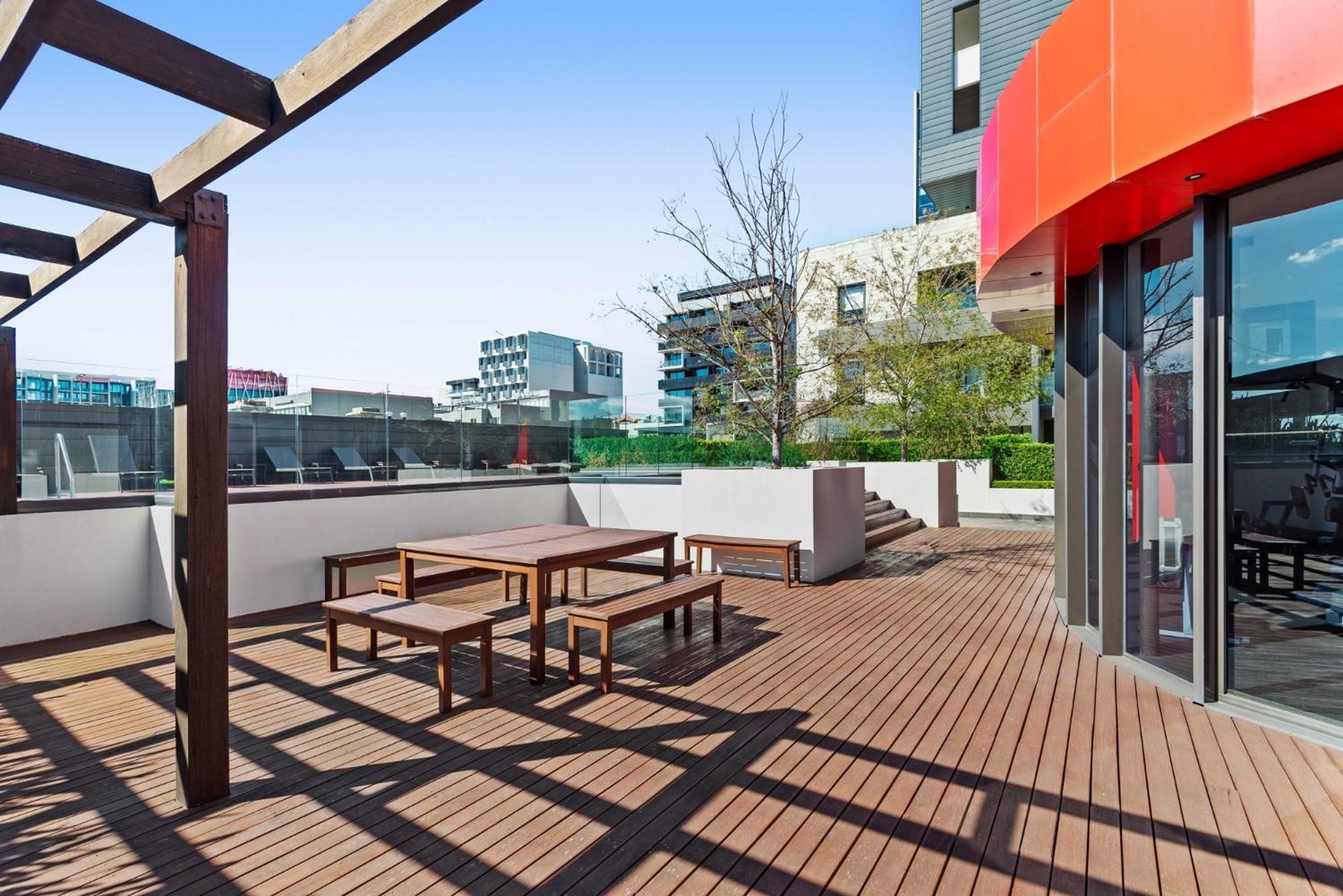 Tasteful 2-bed Unit By Bridge Rd Shops Apartment