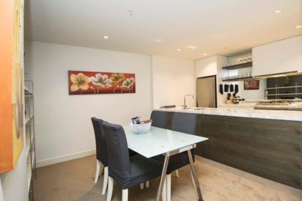 Loft-style 1-bedroom In Southbank Apartment Melbourne