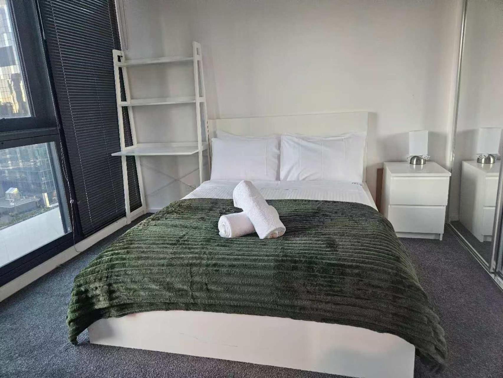 South Bank 2 Bedroom With 1 Parking * Melbourne