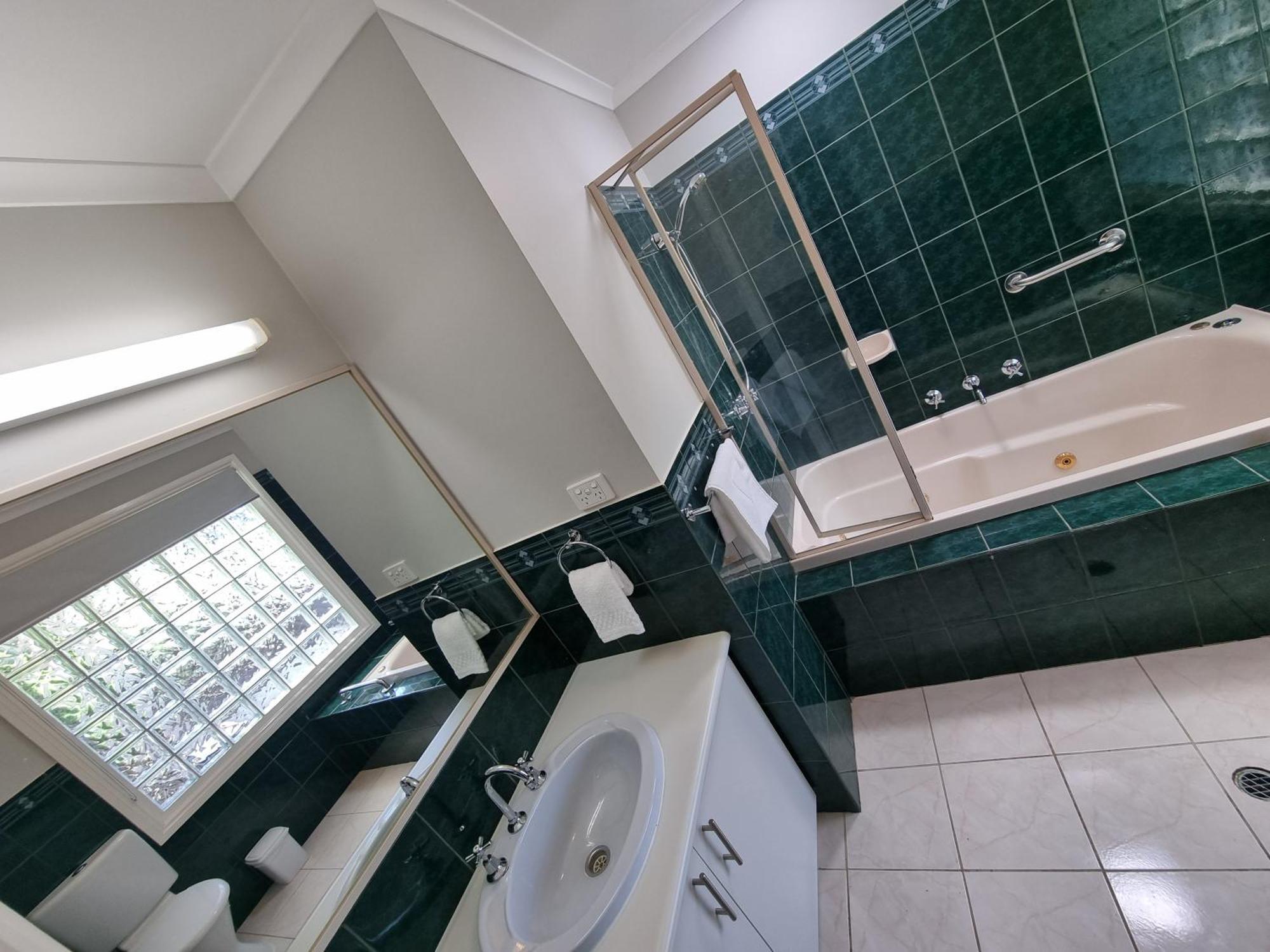 Airport Tourist Village 3* Melbourne