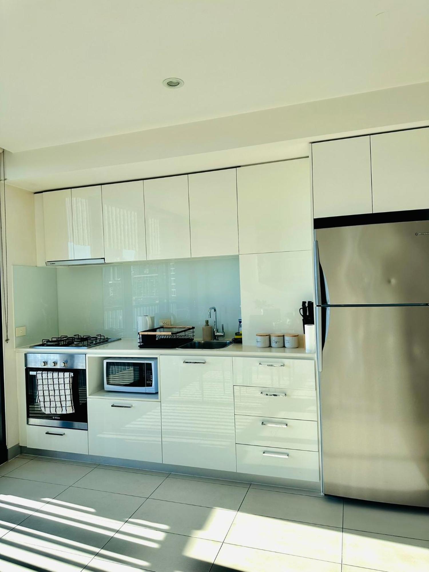 Premium With Balcony And Free Tram Access Apartment Melbourne