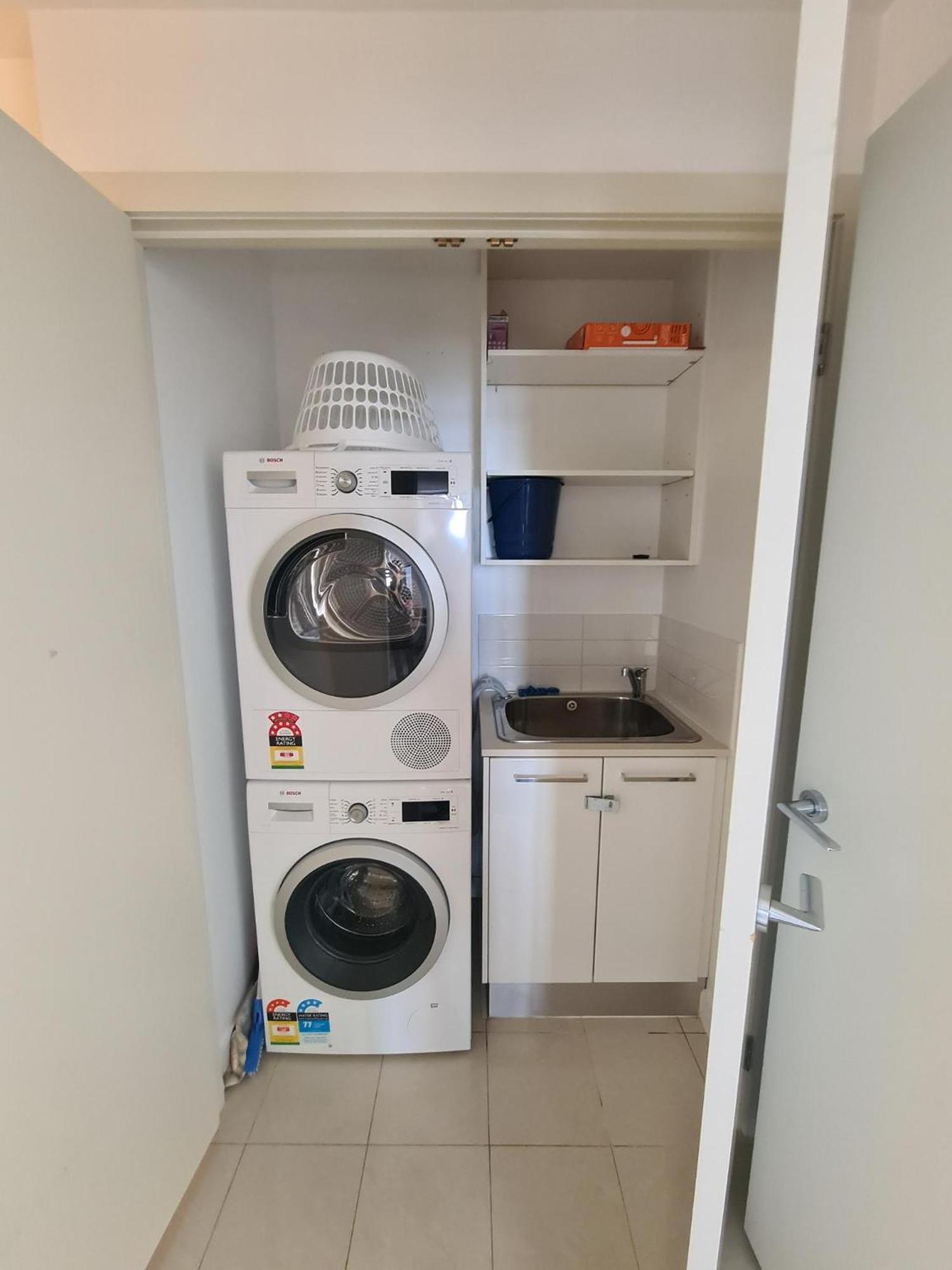 Premium 2-bedroom With Harbour Views * Melbourne