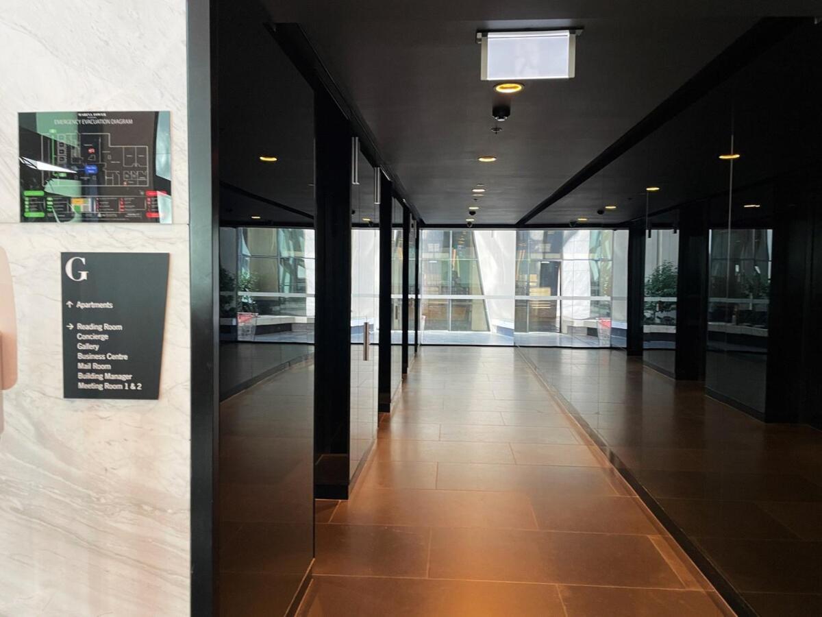 1br Urban Retreat With Balcony In Docklands * Melbourne