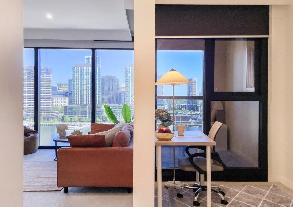 Apartment 1br Urban Retreat With Balcony In Docklands Melbourne
