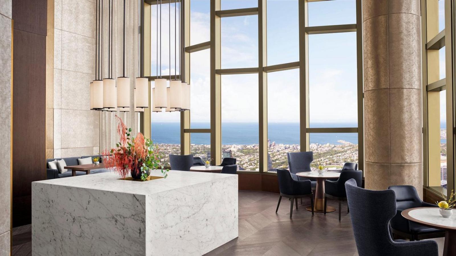 Elegant 2 Bed Cbd Heated Pool Gym Sauna Balcony Apartment