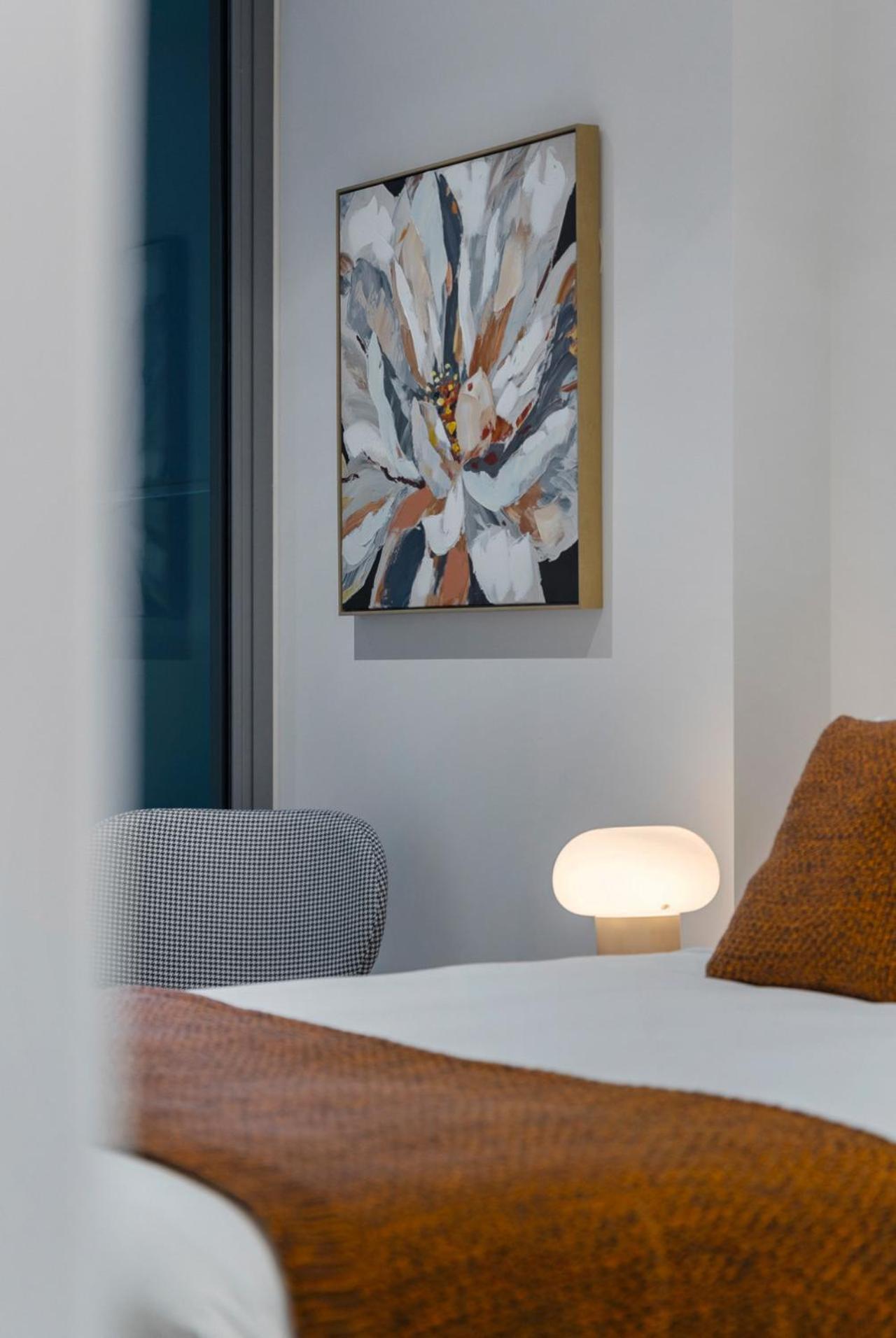 Apartment Elegant 2 Bed Cbd Heated Pool Gym Sauna Balcony Melbourne