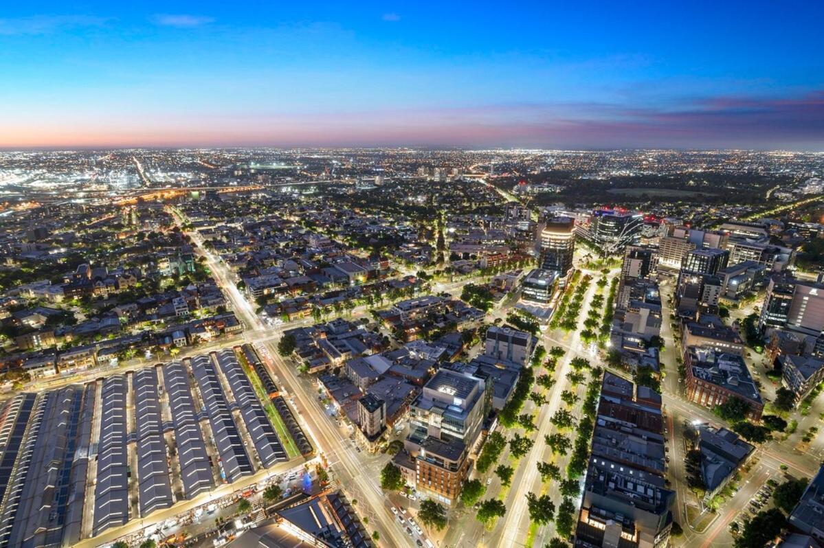 Stunning Cbd With Amazing Views And Parking! Apartment Melbourne