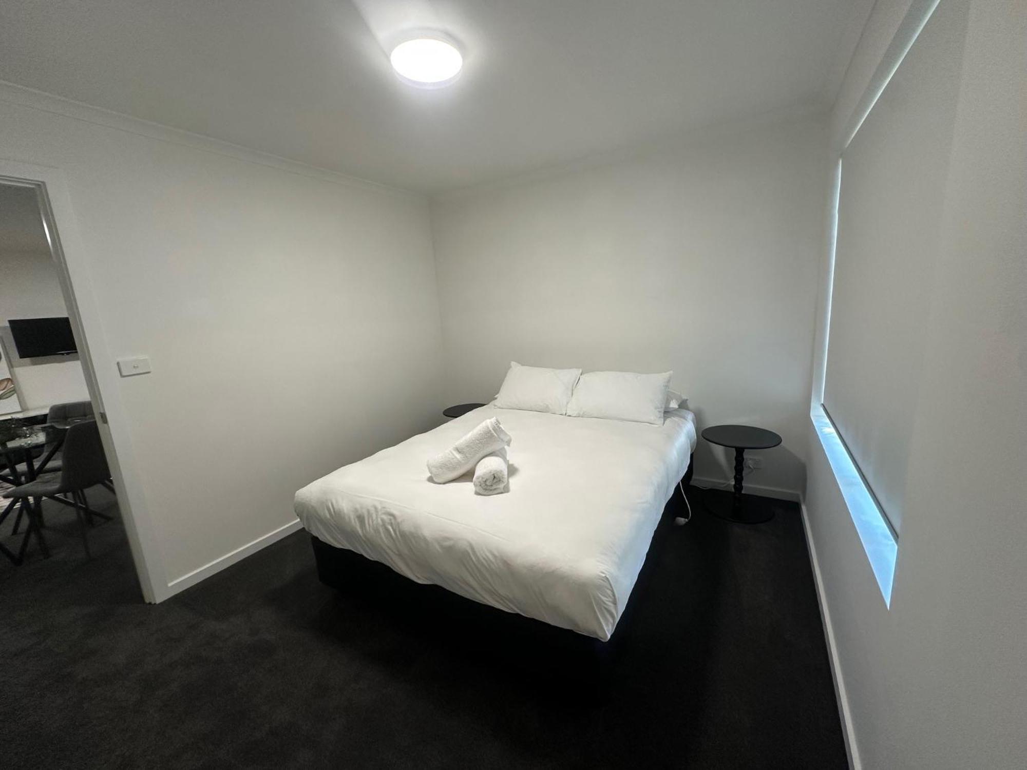 Lodge Elizabethan Melbourne