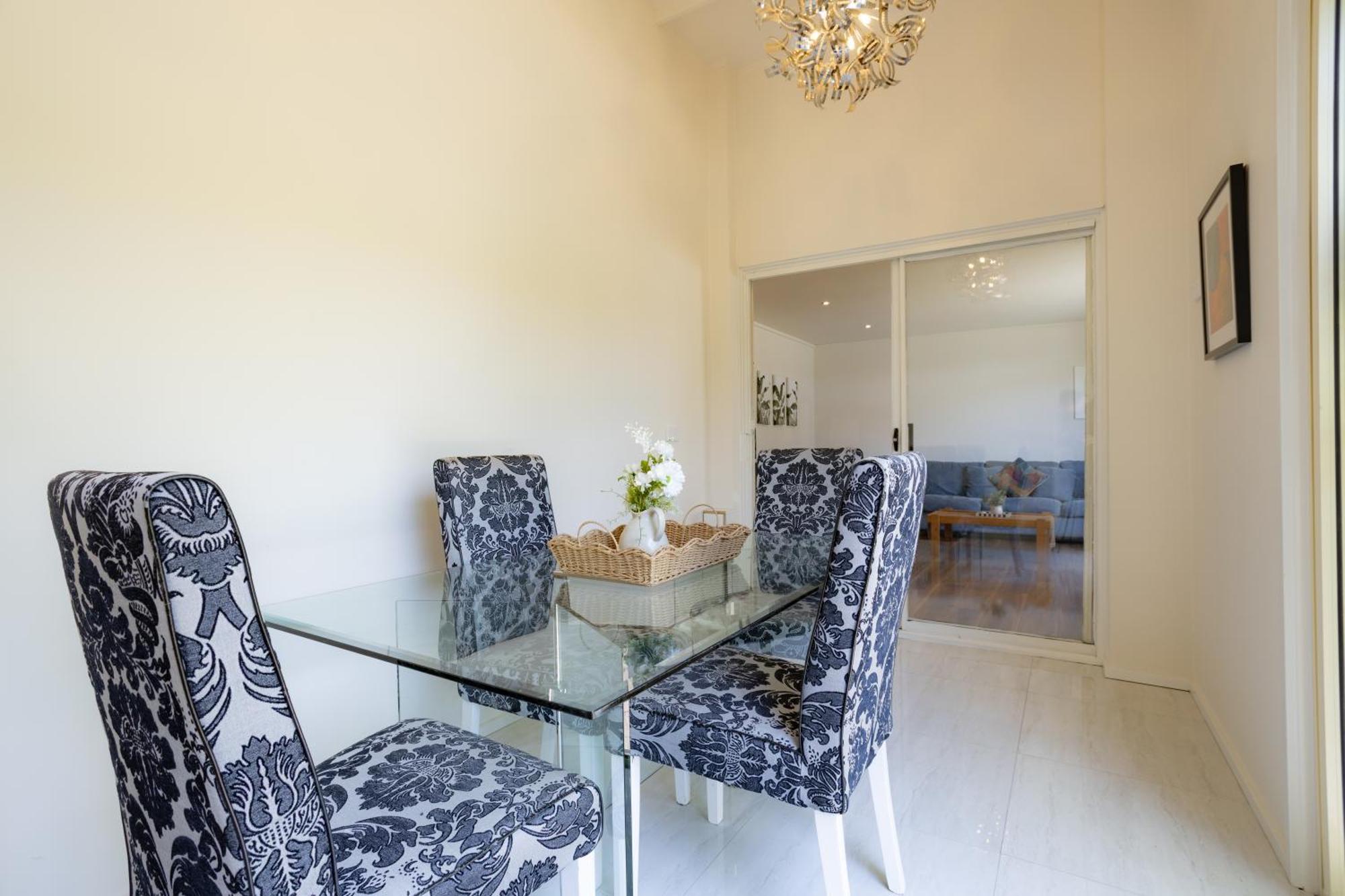 Luxury Family Poolside Brighton * Melbourne