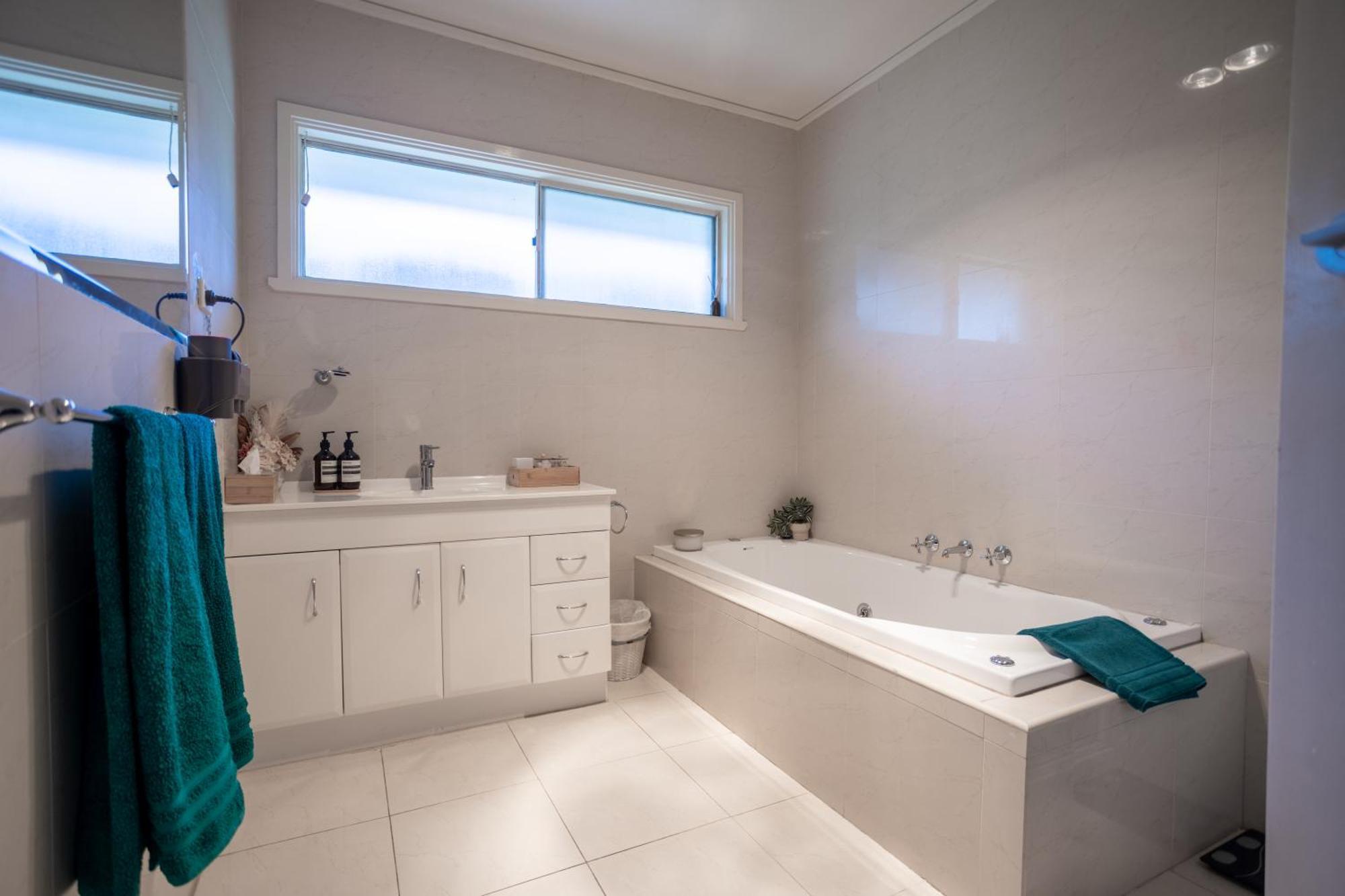 Luxury Family Poolside Brighton Melbourne