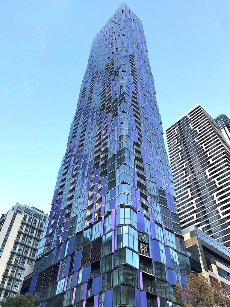 Gorgeous Views 64th Floor 3br With Pool & Gym Apartment