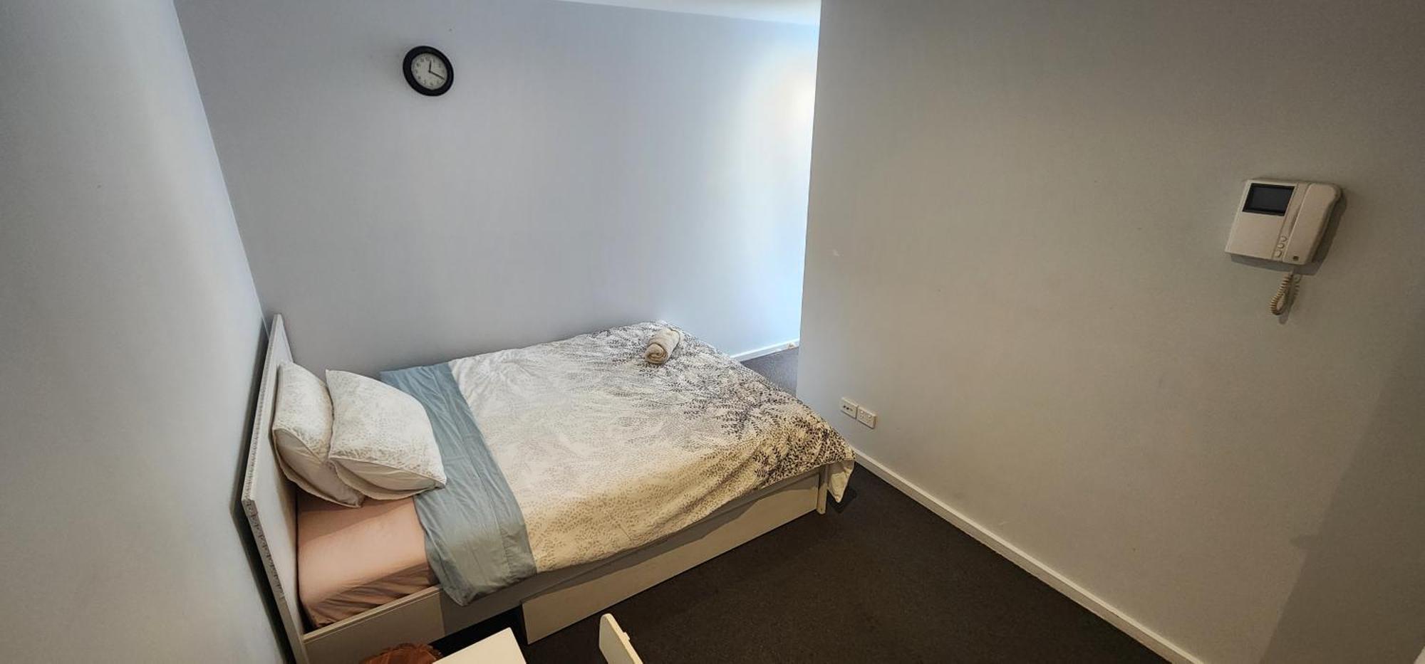 Lovely Private Master Bedroom Homestay *